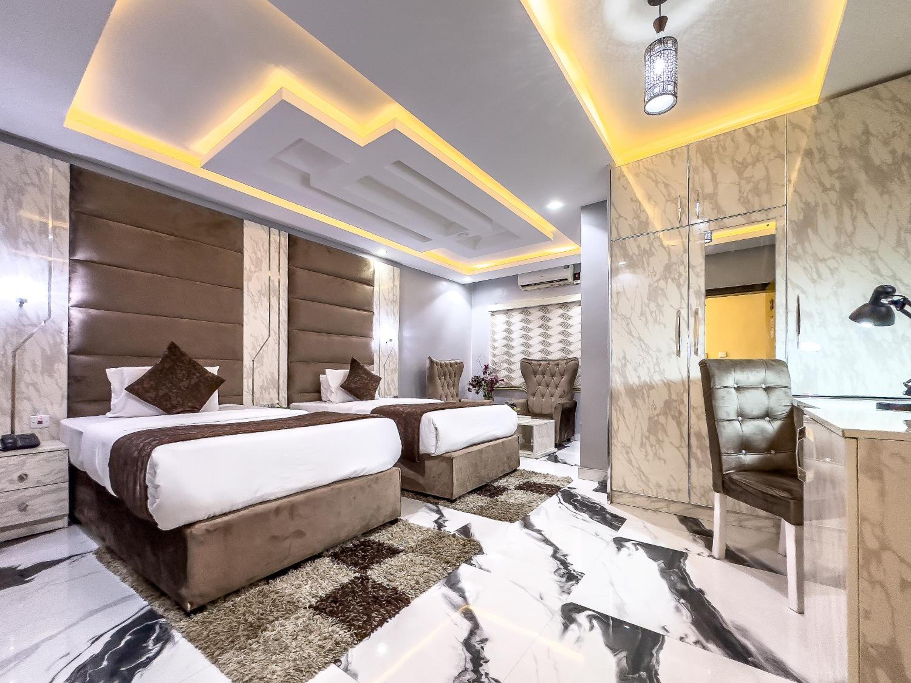Deluxe Queen Room with Two Queen Beds photo 1