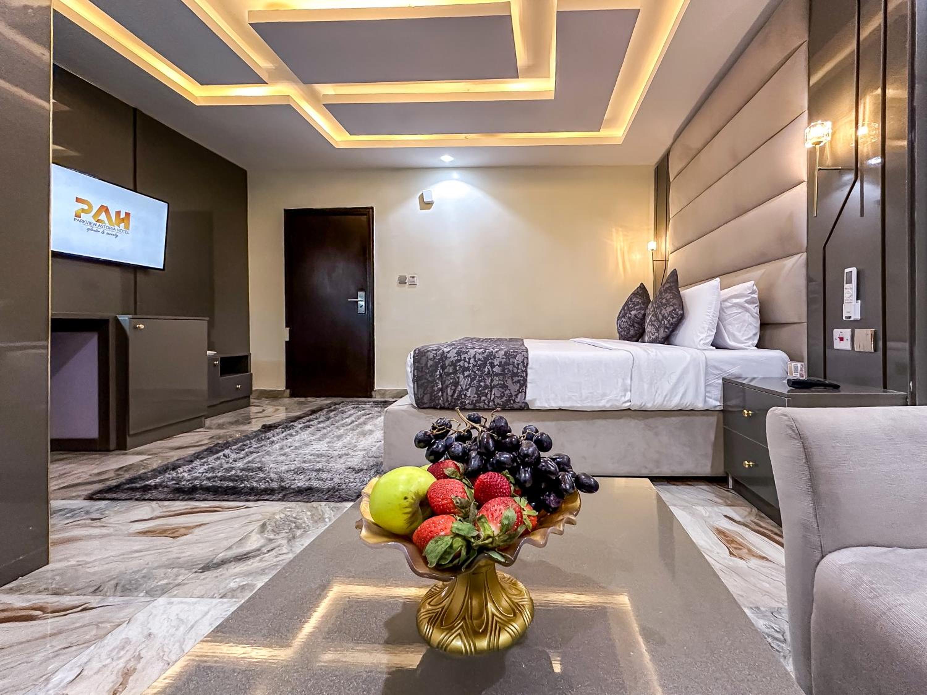 Deluxe King Room photo 1