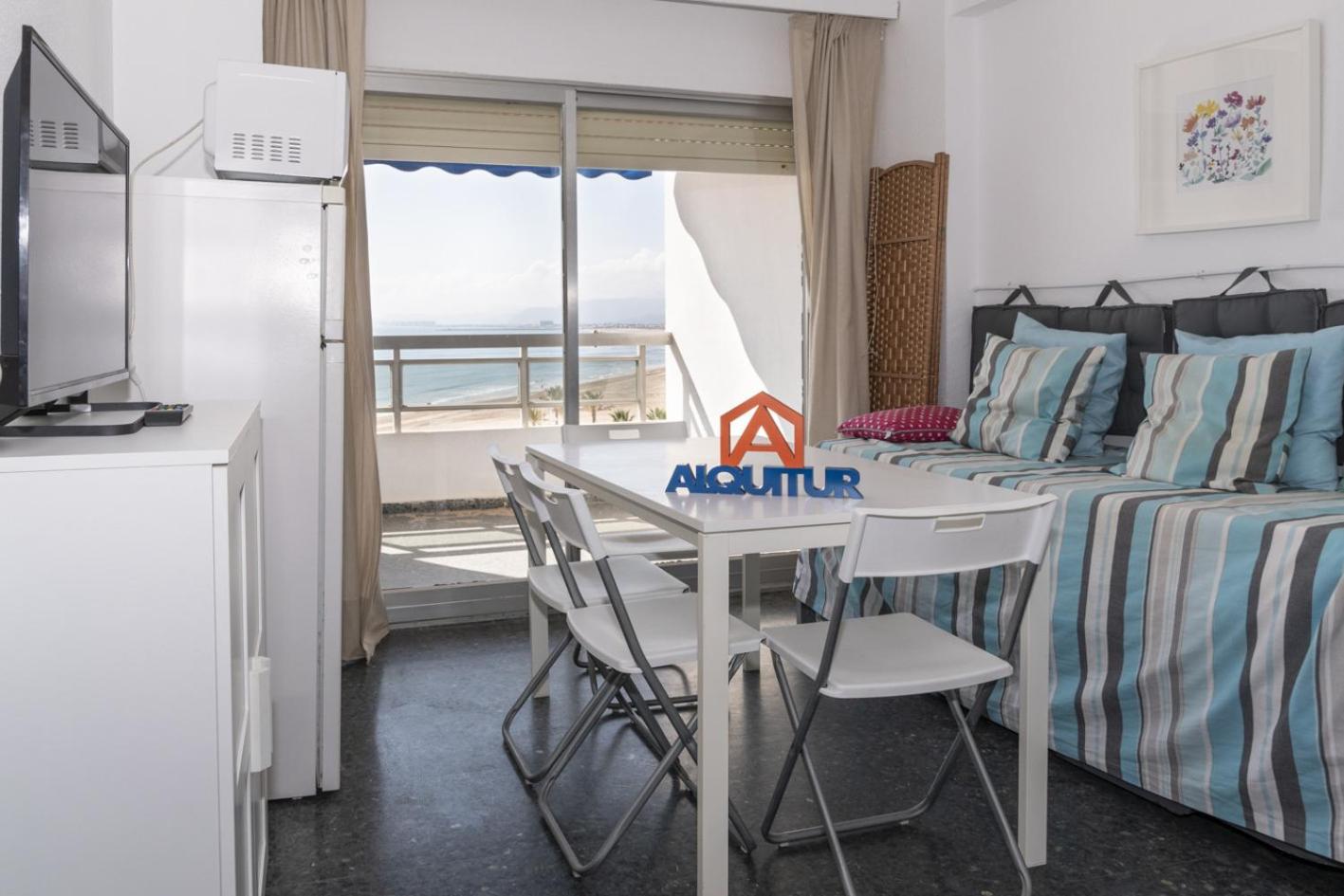 Apartamento con vista al mar