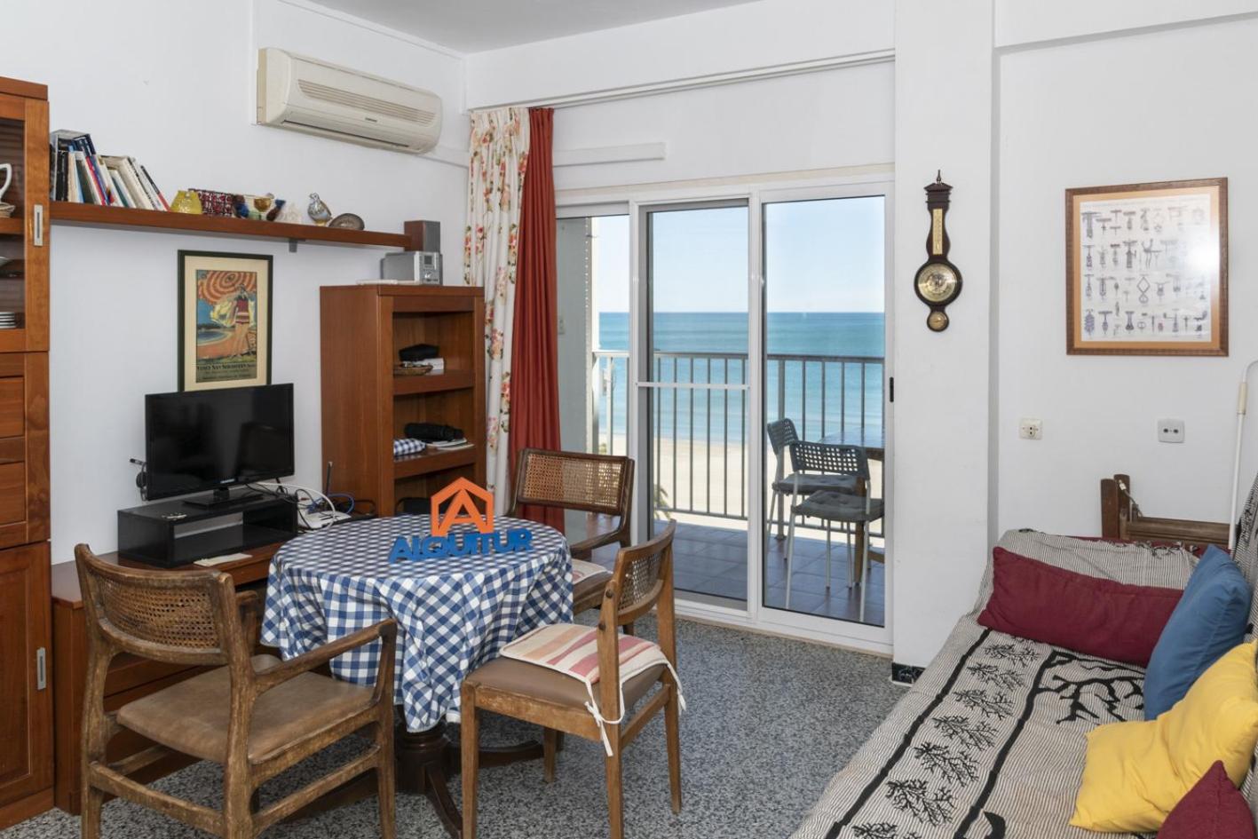 Apartamento con vista al mar