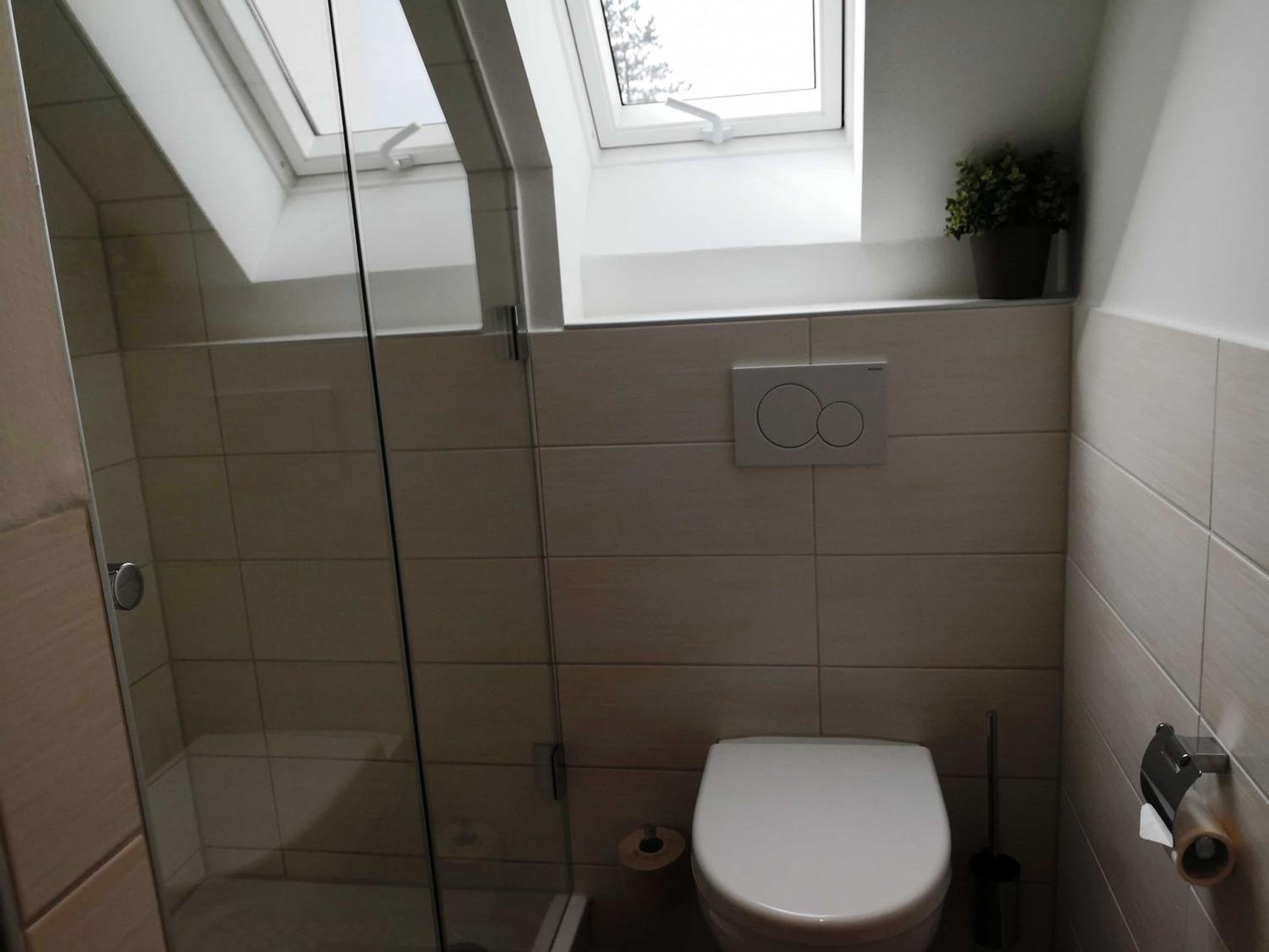 Apartment with Shower photo 3