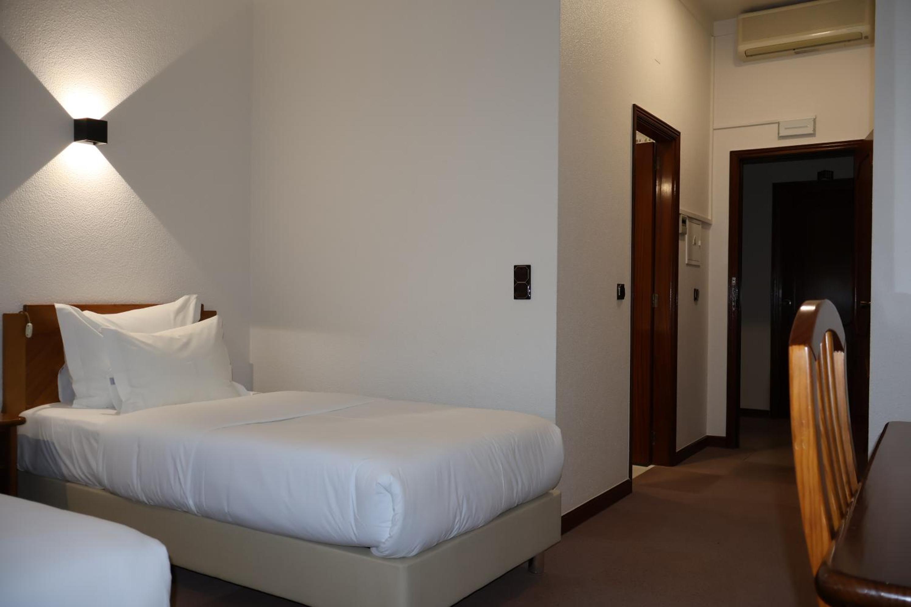 Standard Twin Room photo 3