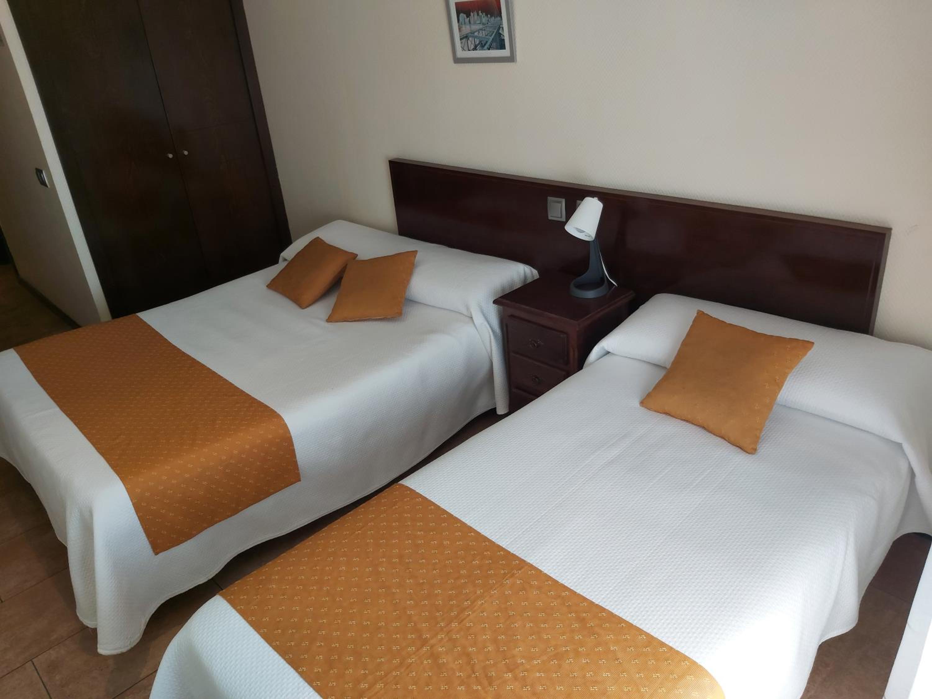 Double Room with Balcony (2 Adults + 1 Child) photo 2