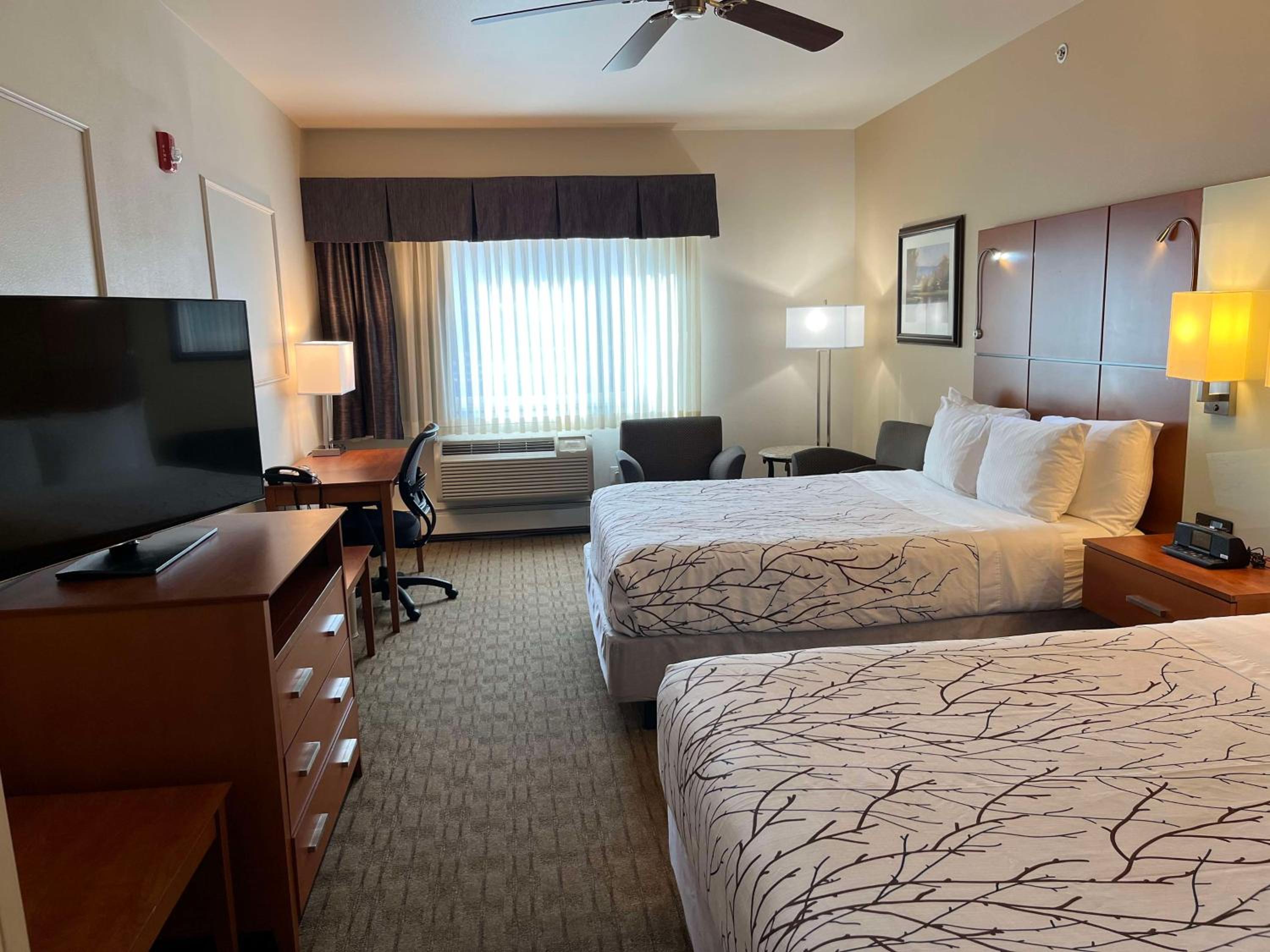Queen Room with Two Queen Beds and Roll-In Shower - Mobility Access/Non-Smoking