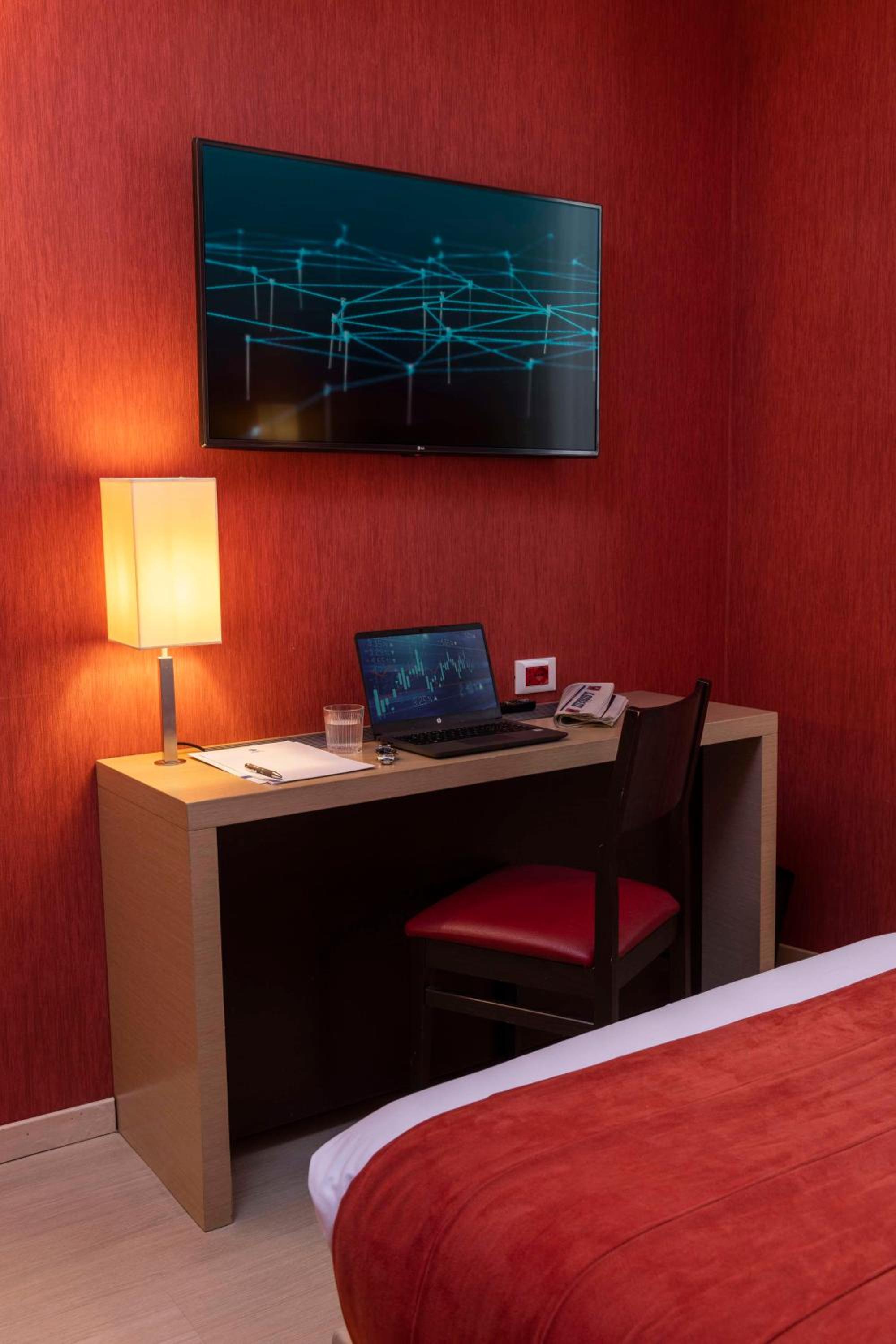 Quadruple Room - Photo 11