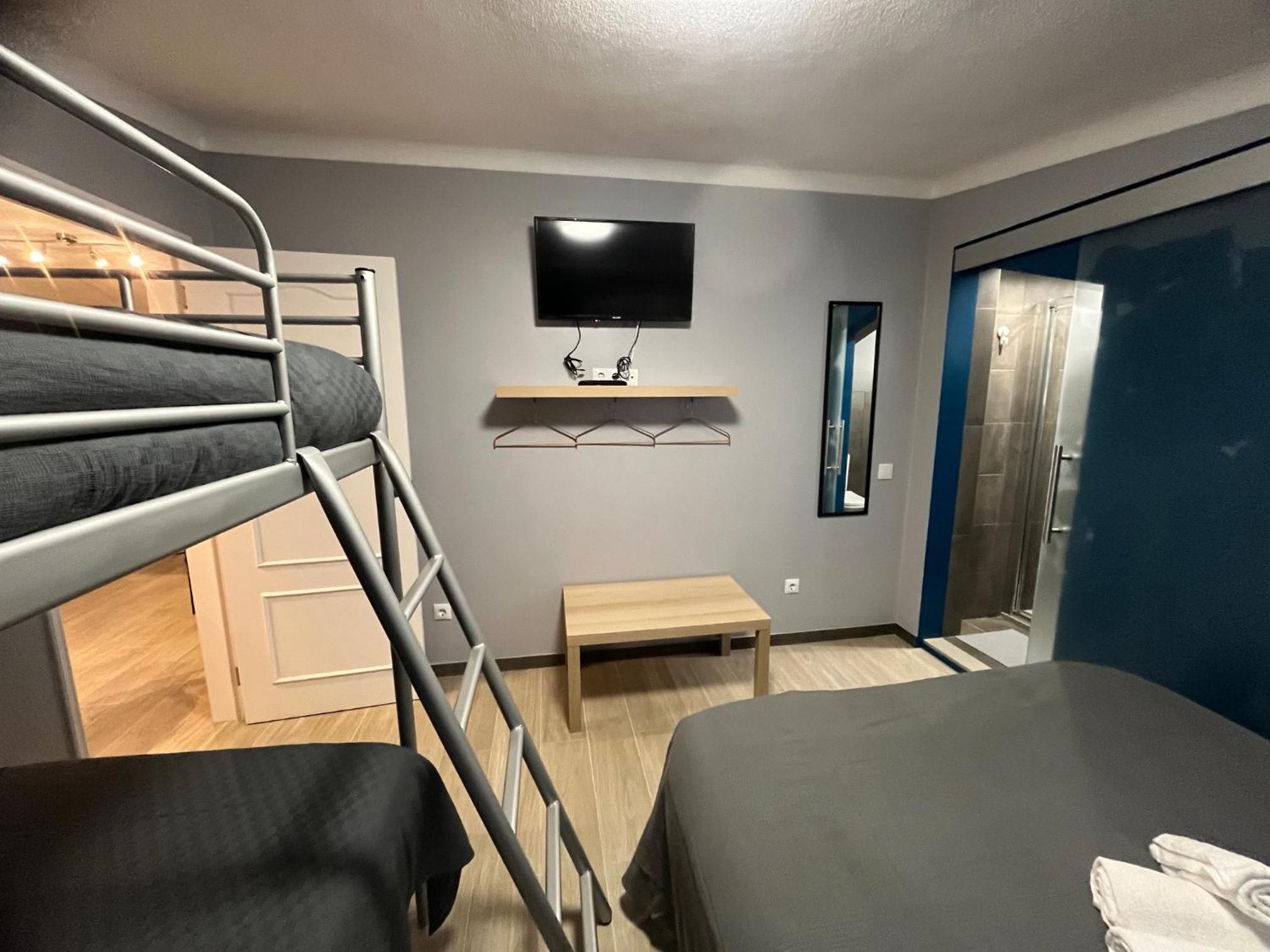 Quadruple Room with Private Bathroom