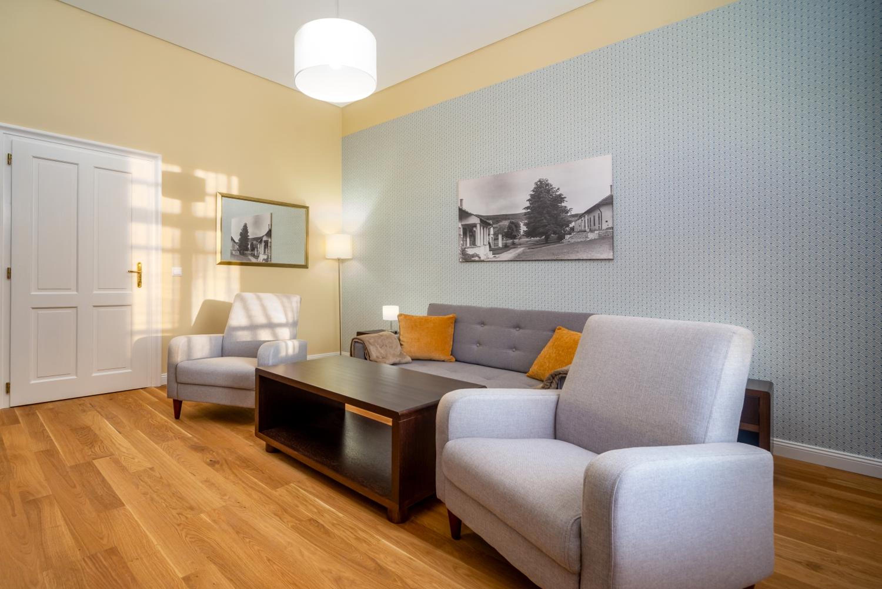 Apartment photo 1