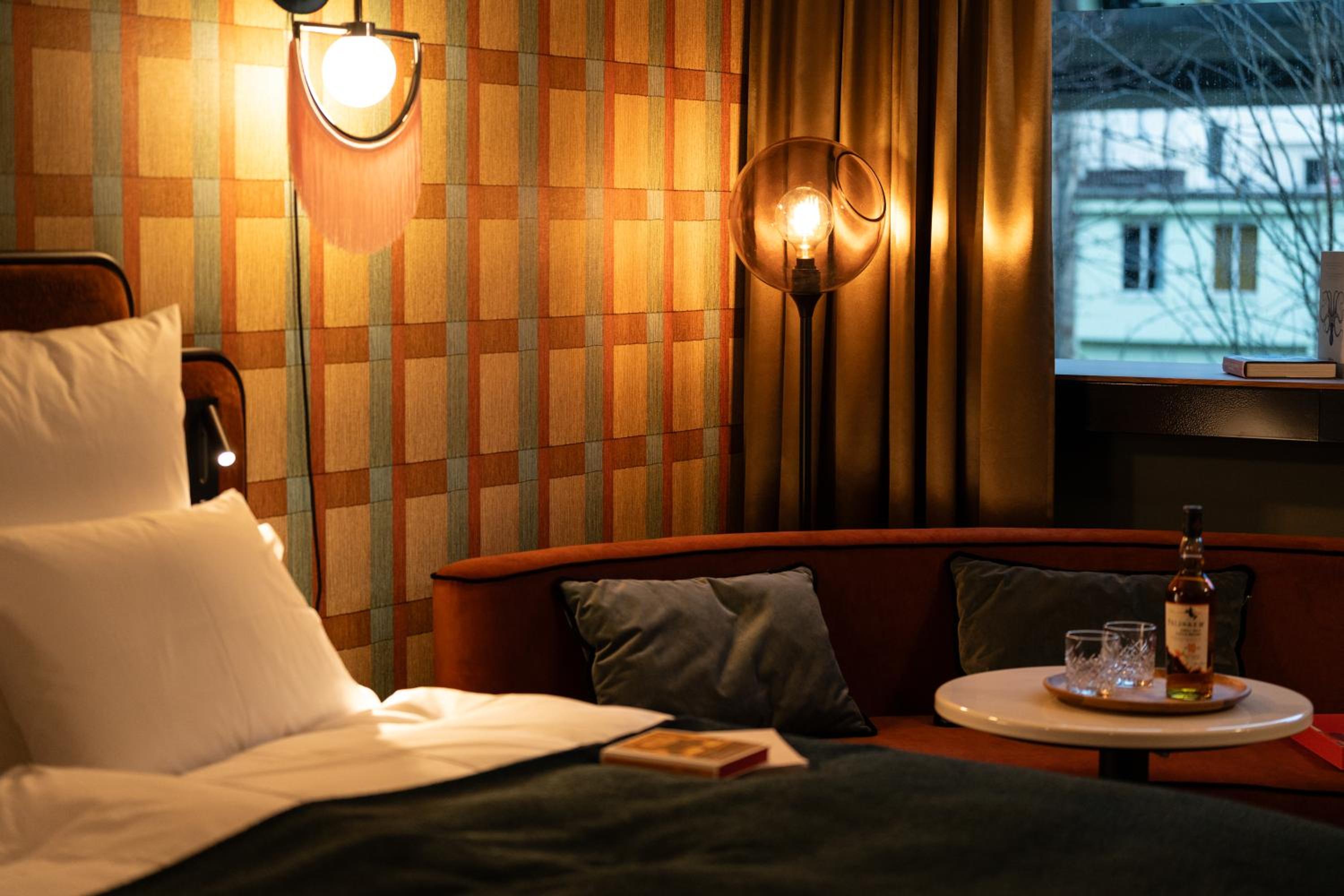 Triple Room thumbnail 5
