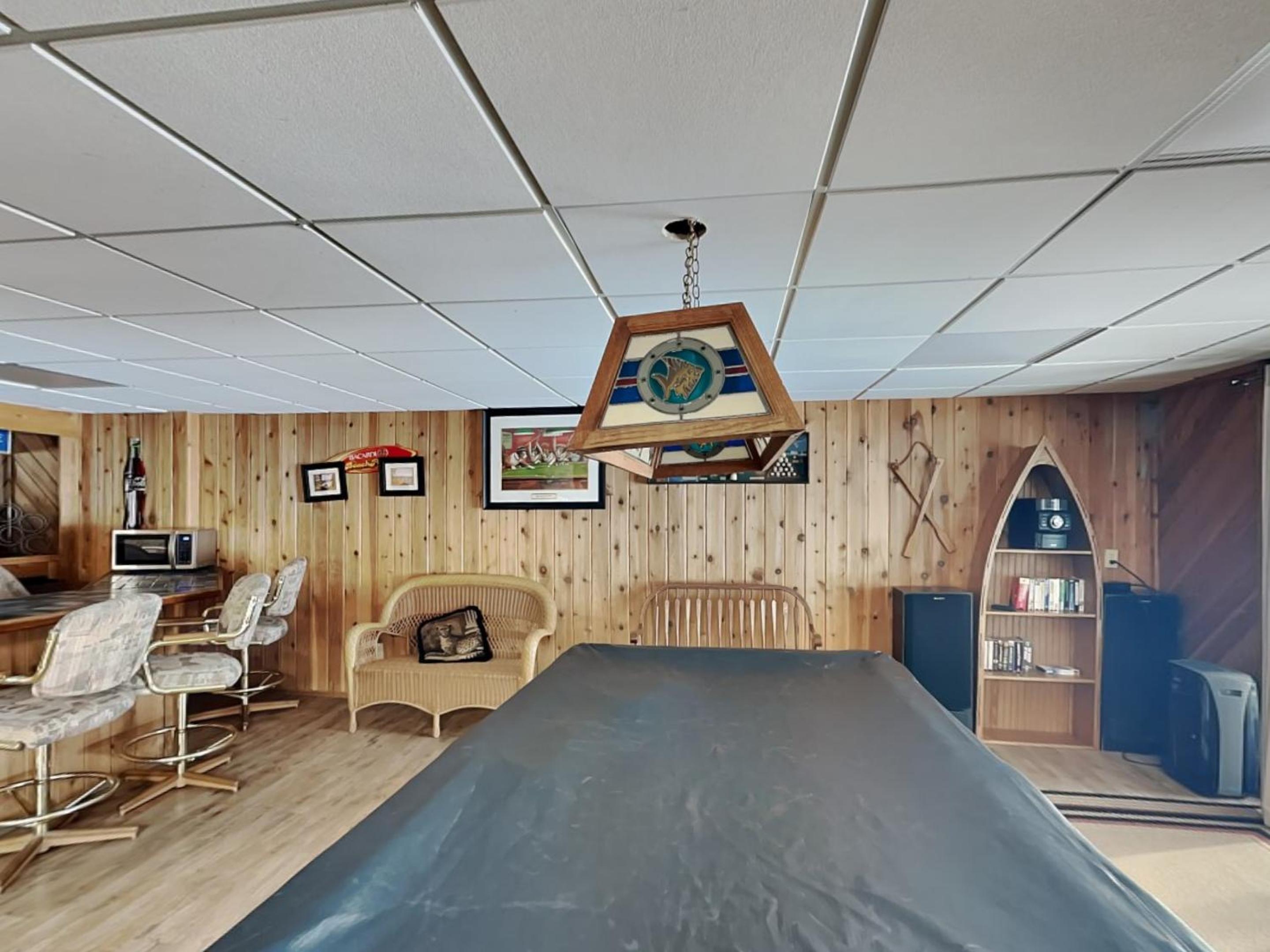 Five-Bedroom House photo 2