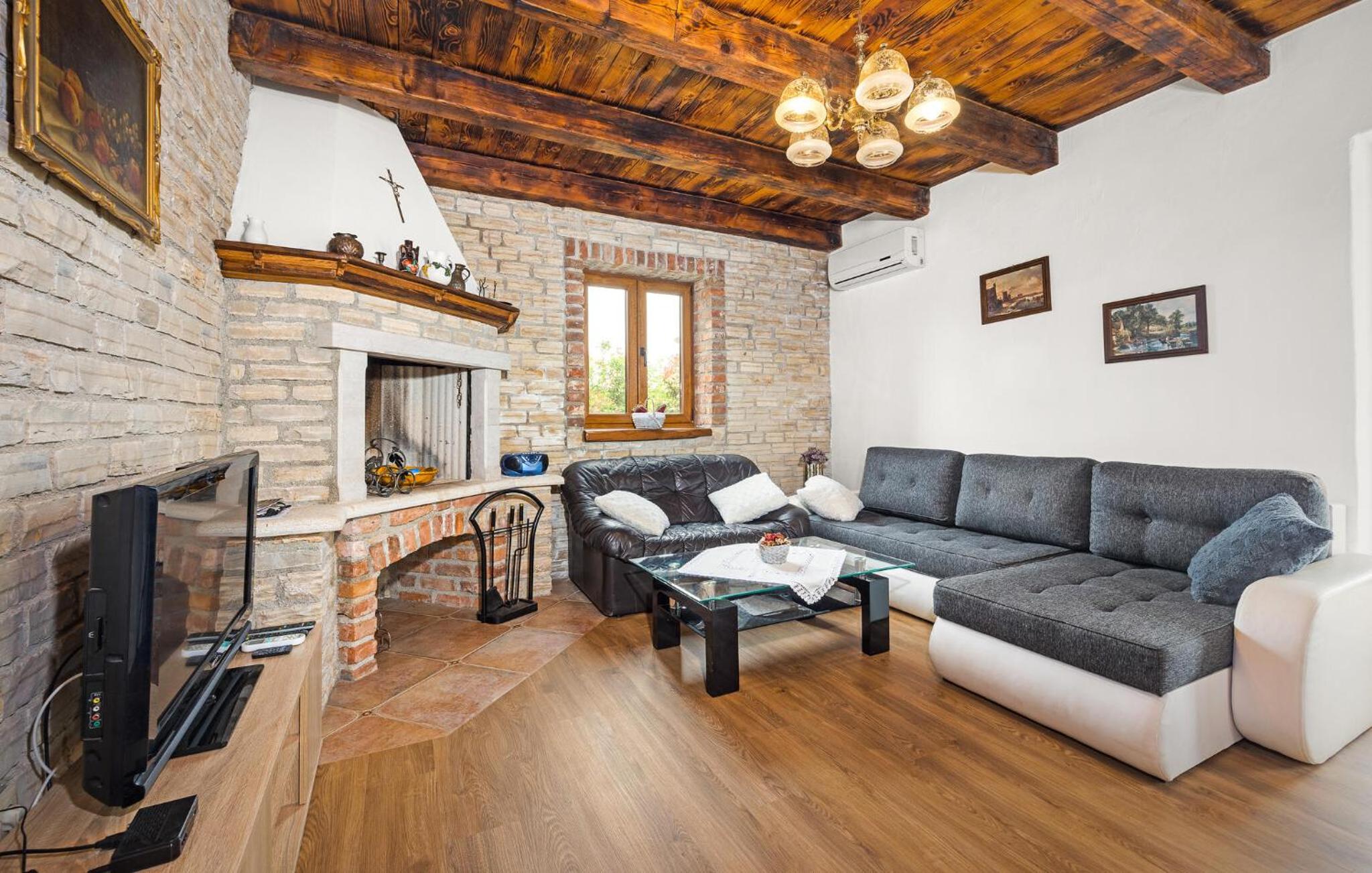Three-Bedroom Vacation Home  photo 1