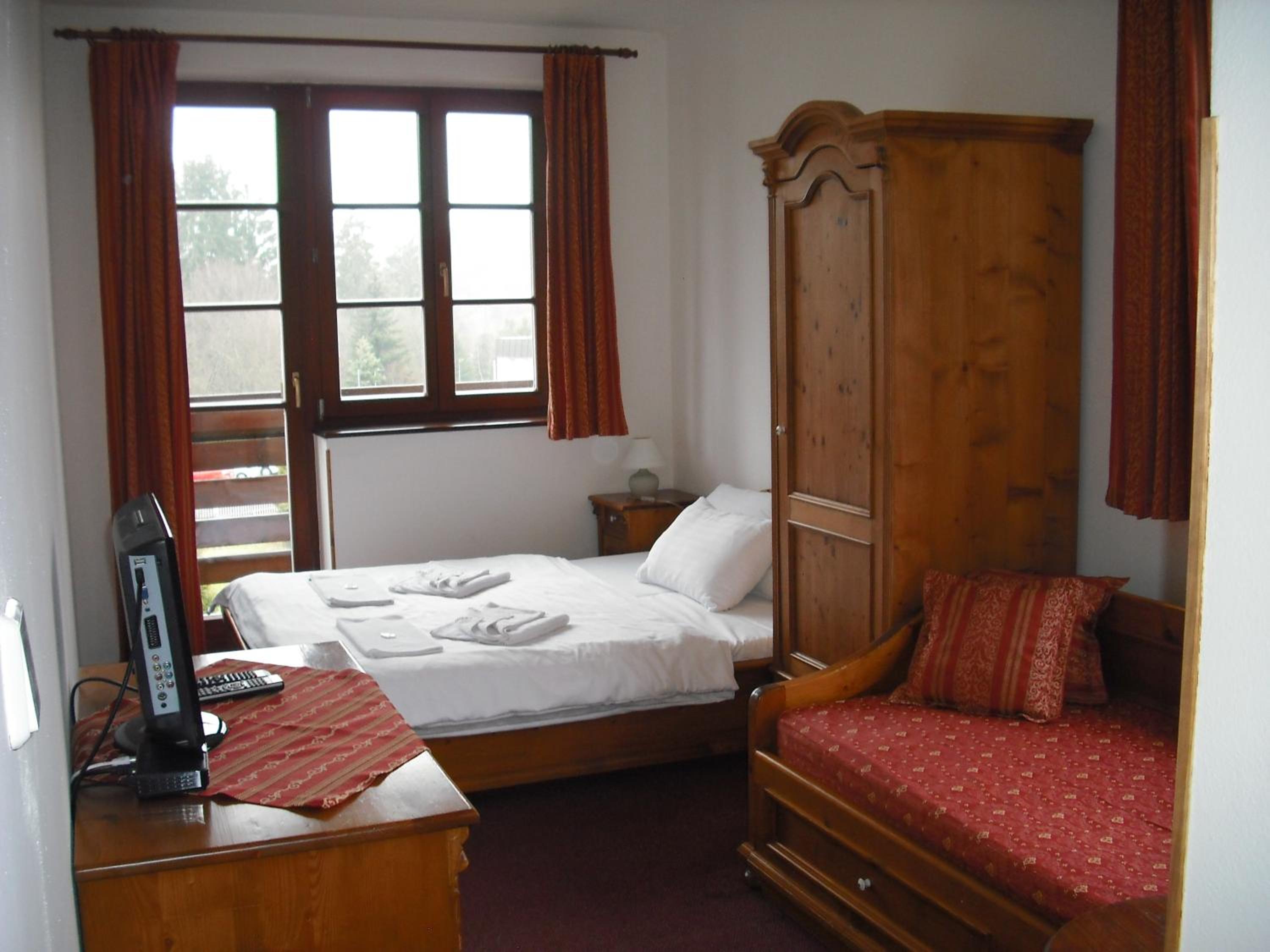 Double Room with Balcony - Photo 14