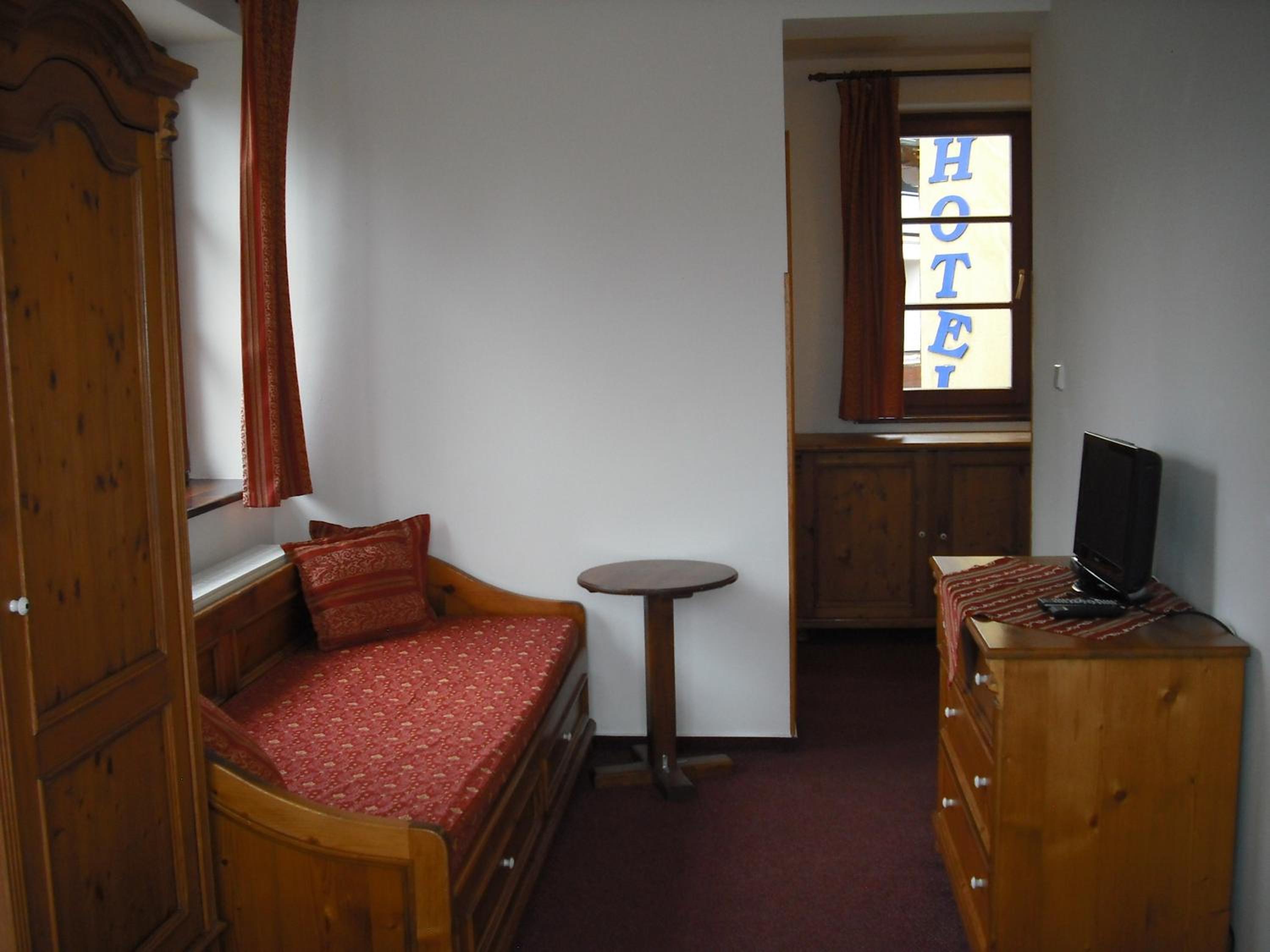 Double Room with Balcony - Photo 15