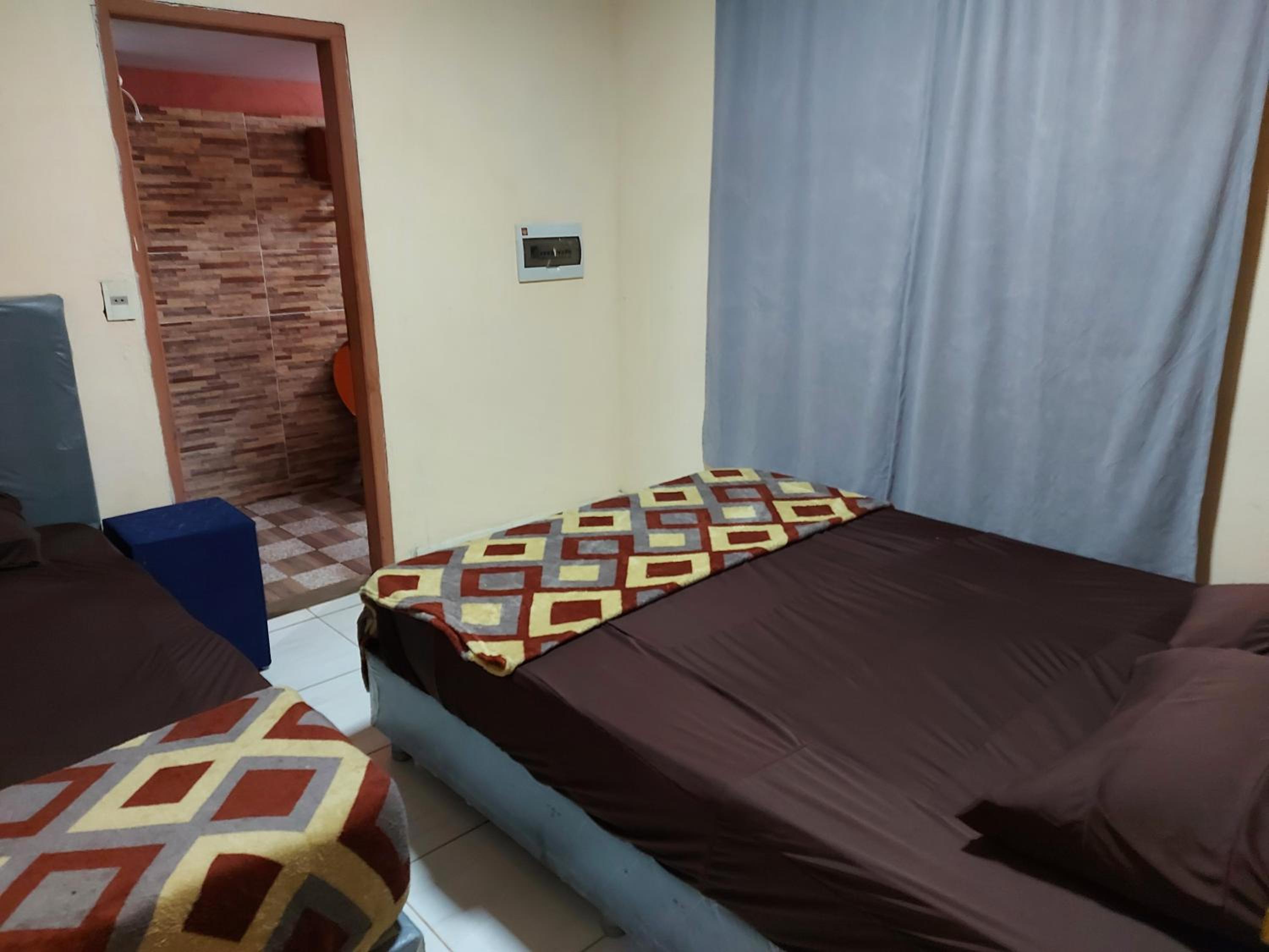 Five-Bedroom House photo 1