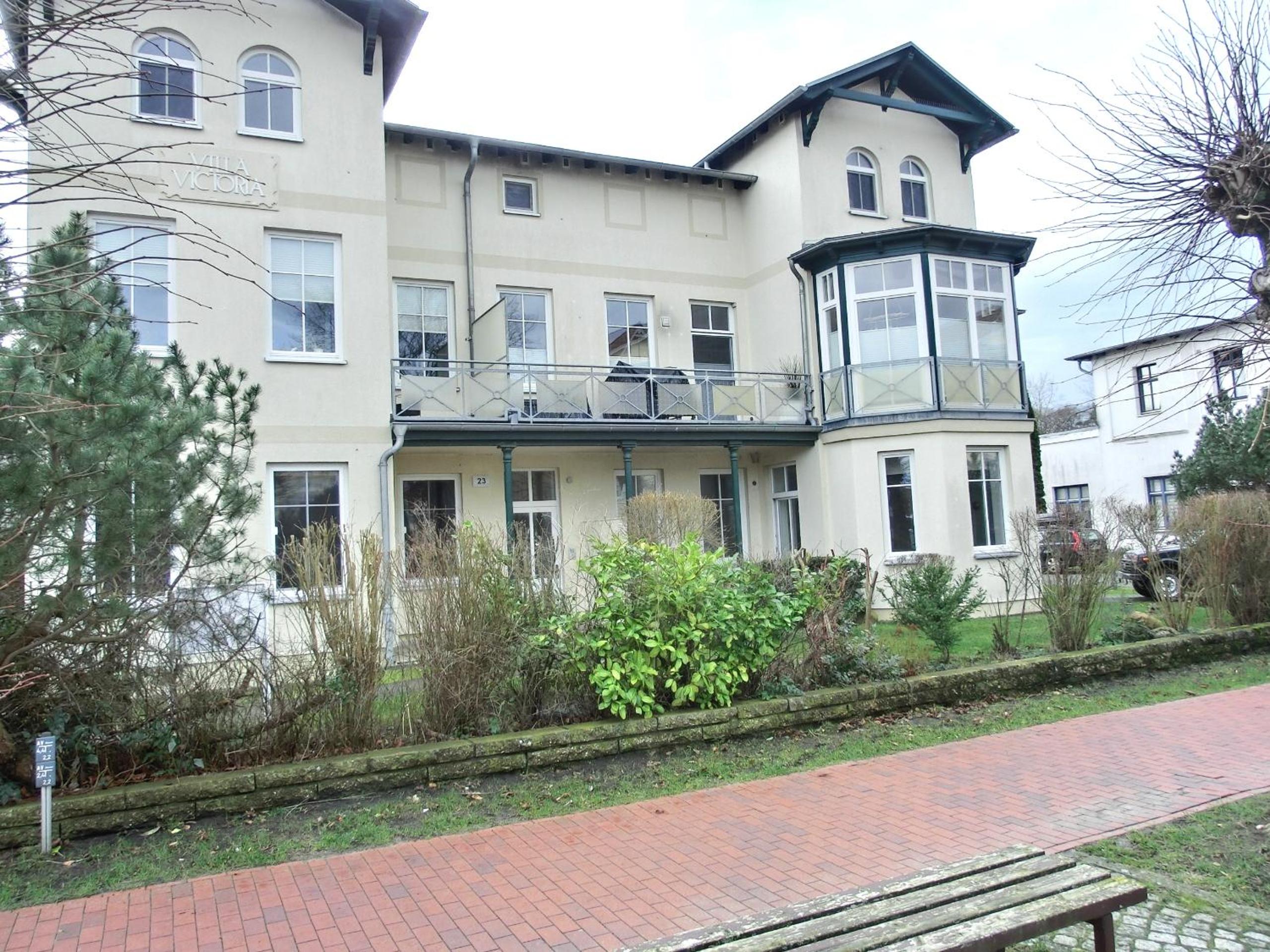 Apartment with Terrace photo 3