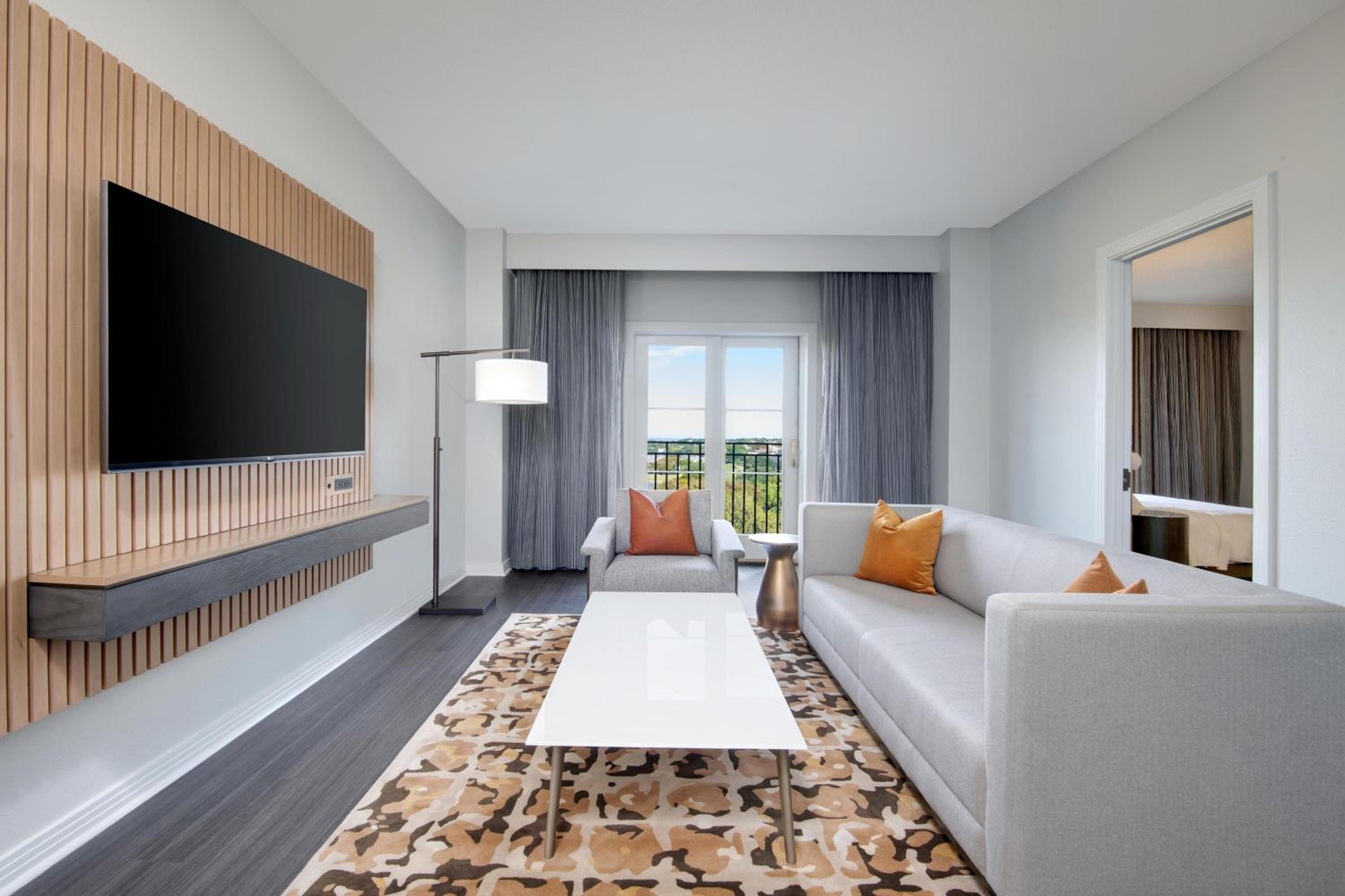 Executive One-Bedroom King Suite - Photo 3