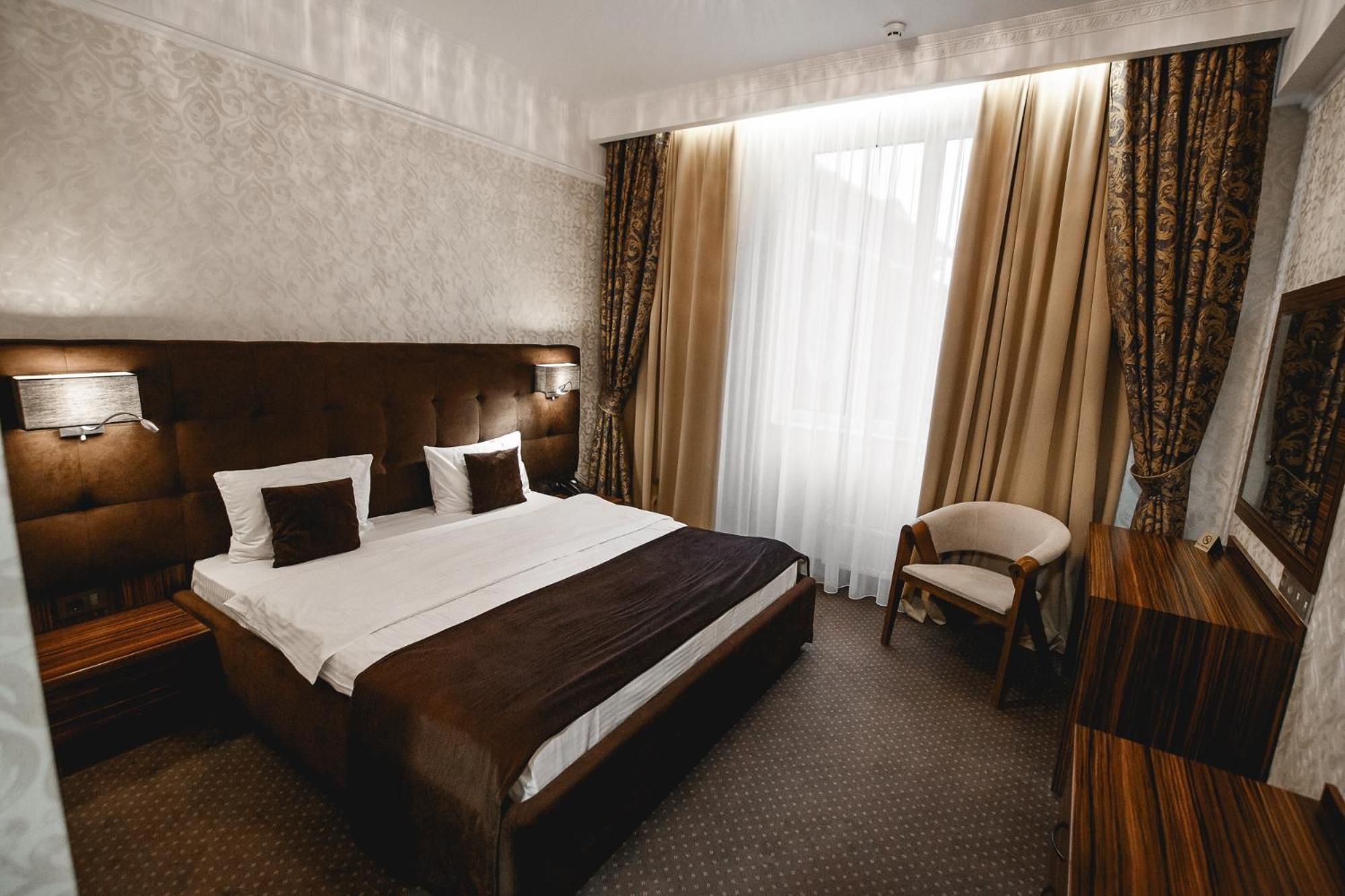 Standard King Room photo 2
