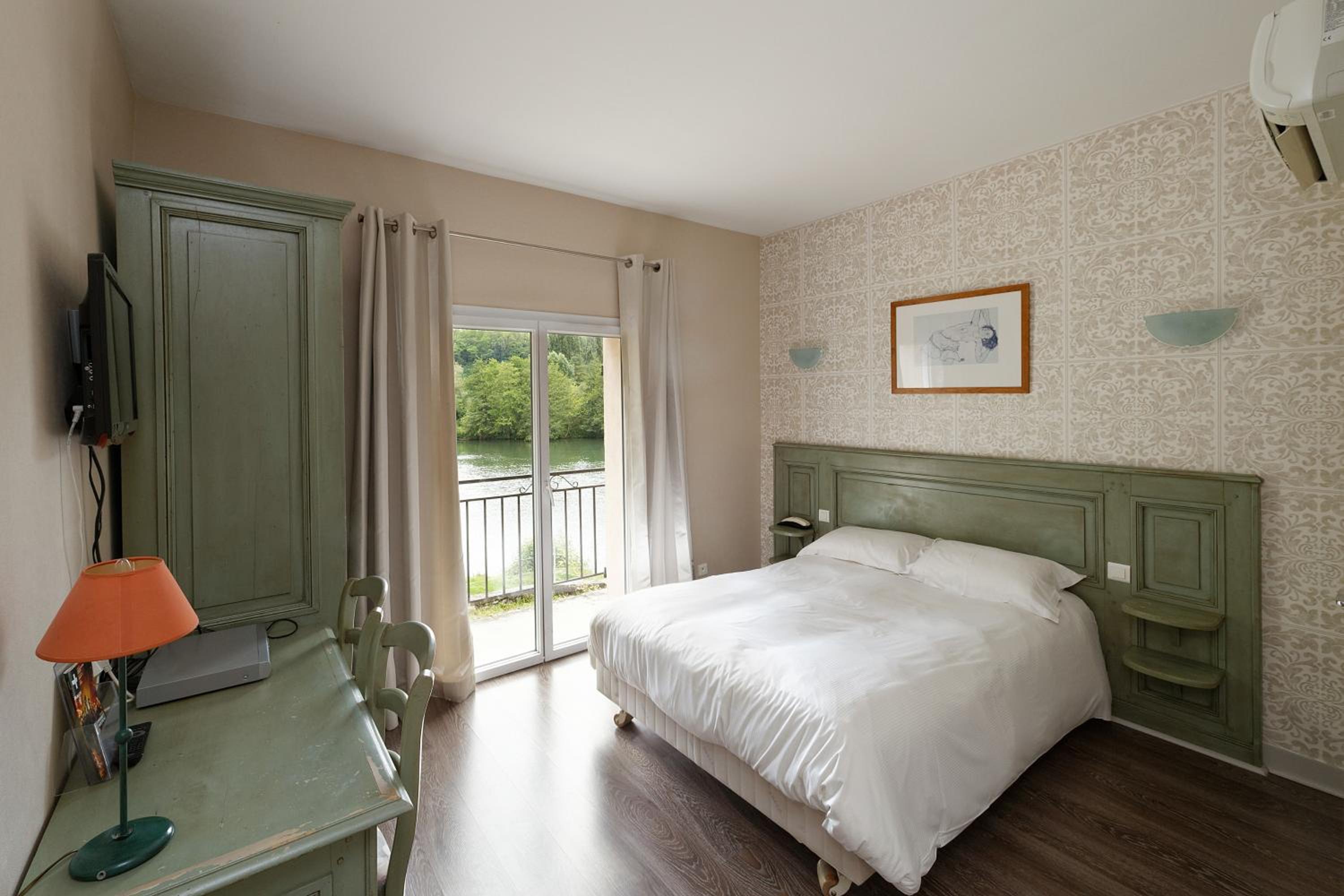 Double Room - Photo 7