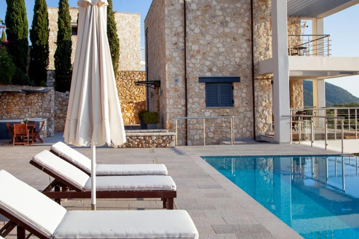 Three-Bedroom Villa photo 2