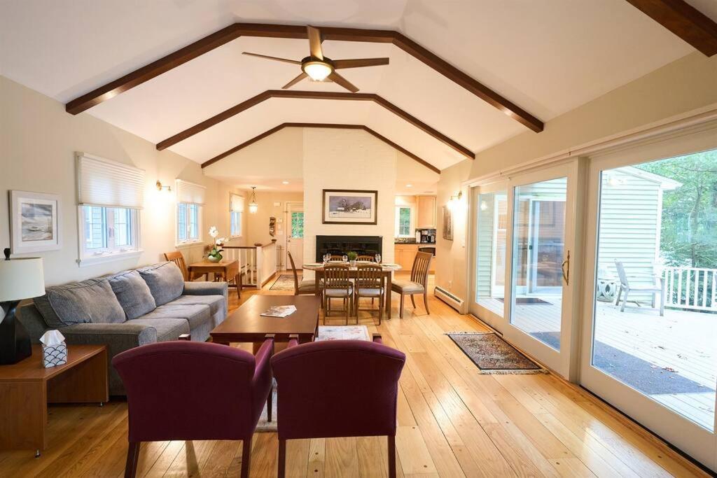 Three-Bedroom House photo 1