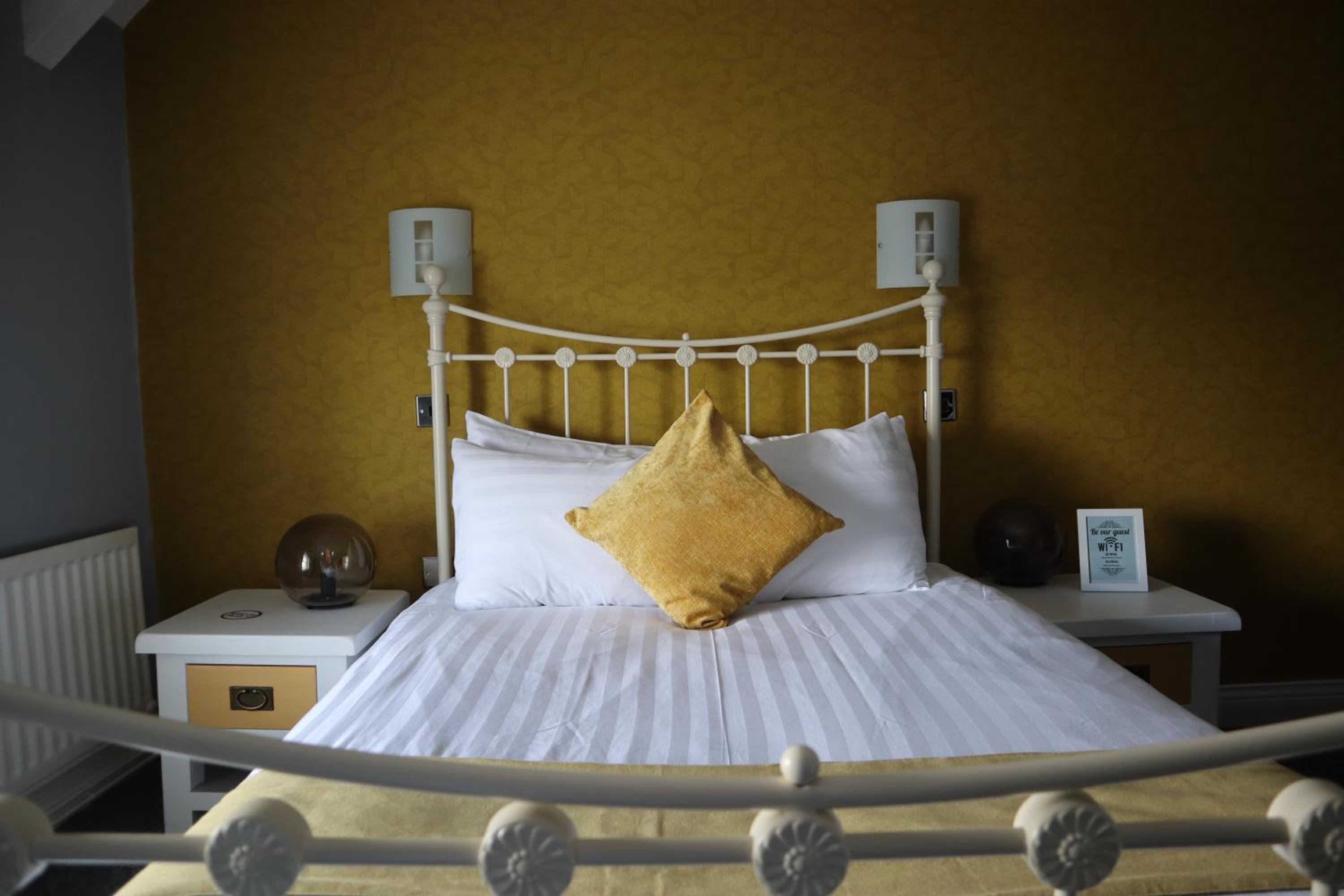 Economy Double Room - Photo 2