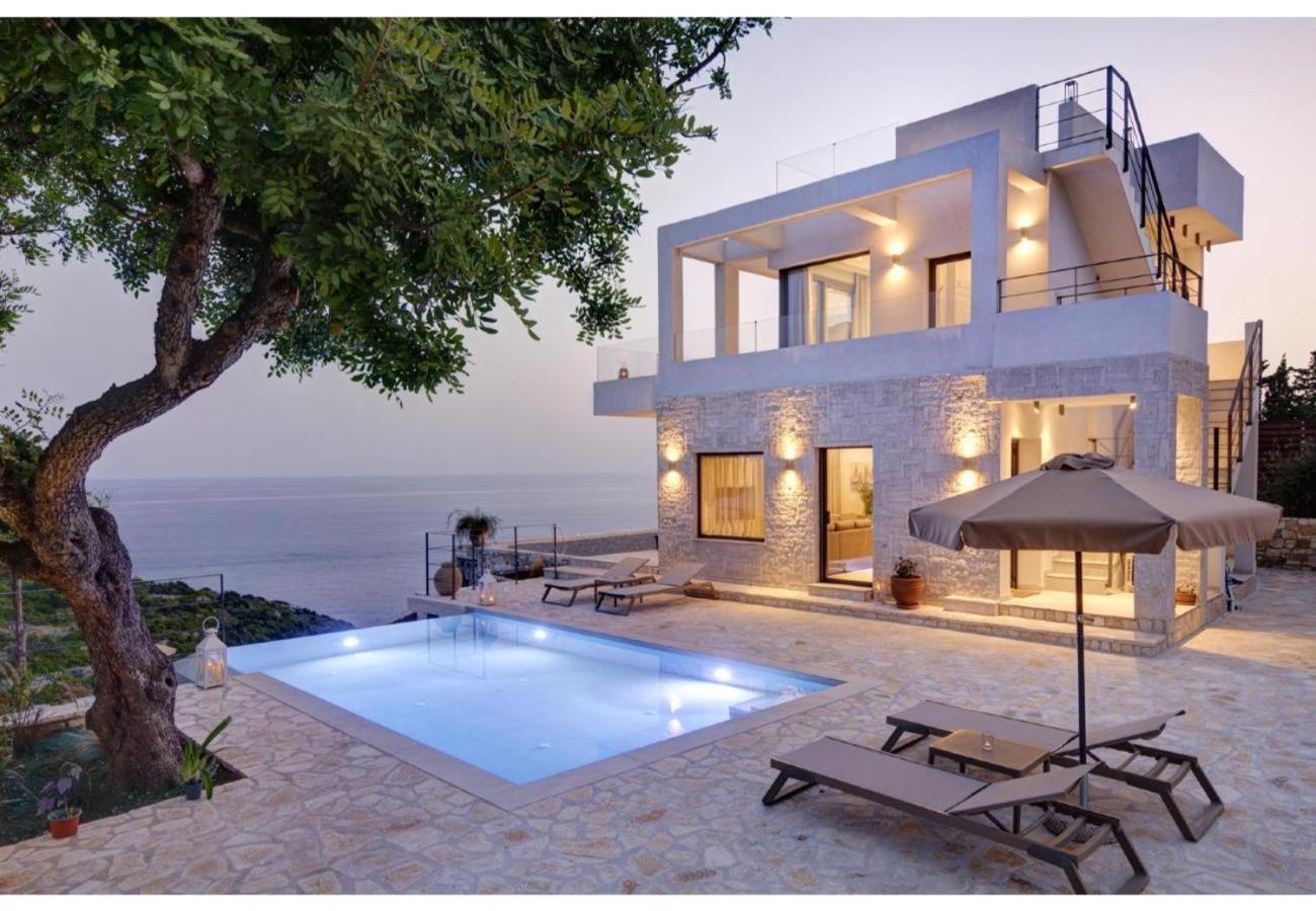 Villa With Sea View photo 3