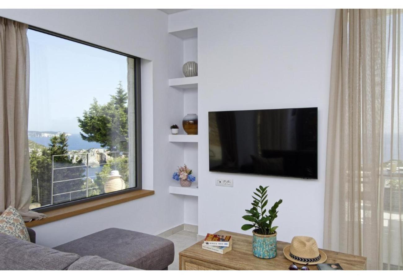 Villa With Sea View photo 1