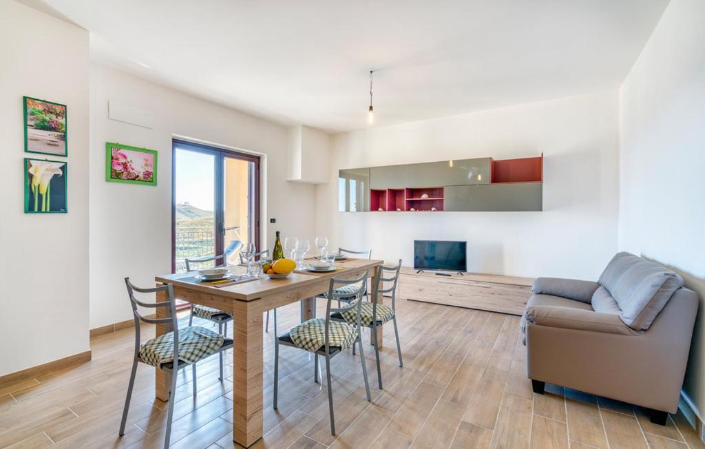 Apartment with Garden View
