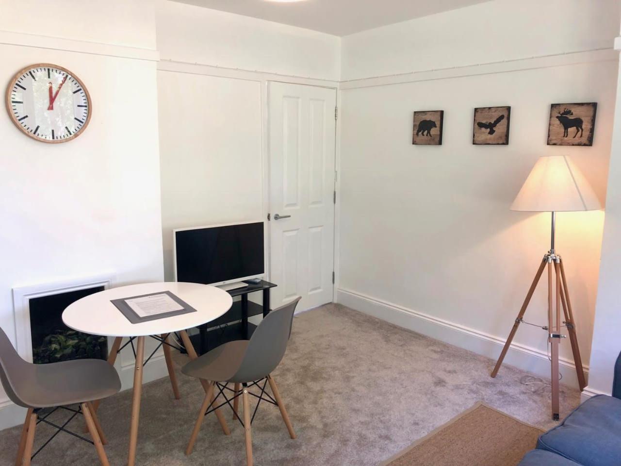 Apartment photo 2