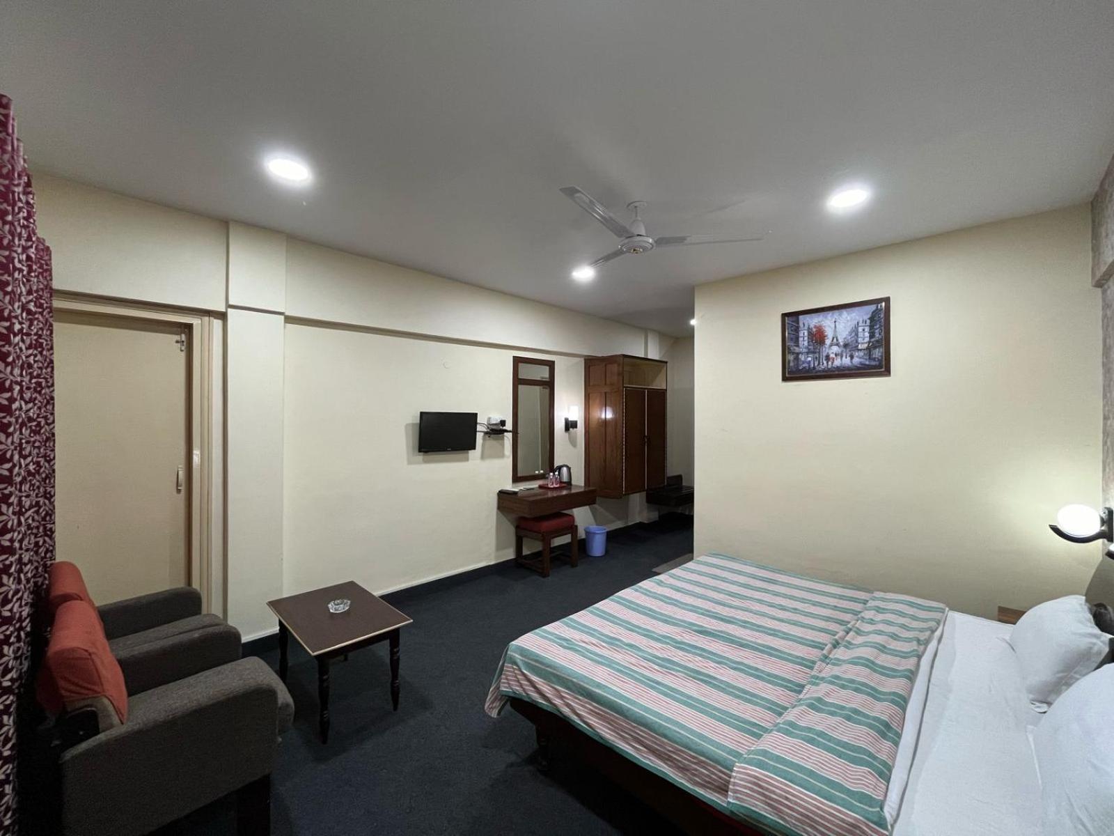 Deluxe Double or Twin Room