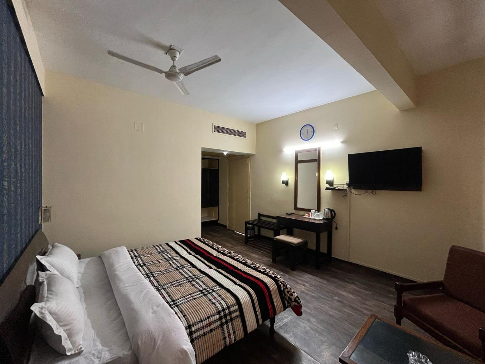 Super Deluxe Room - Photo 5