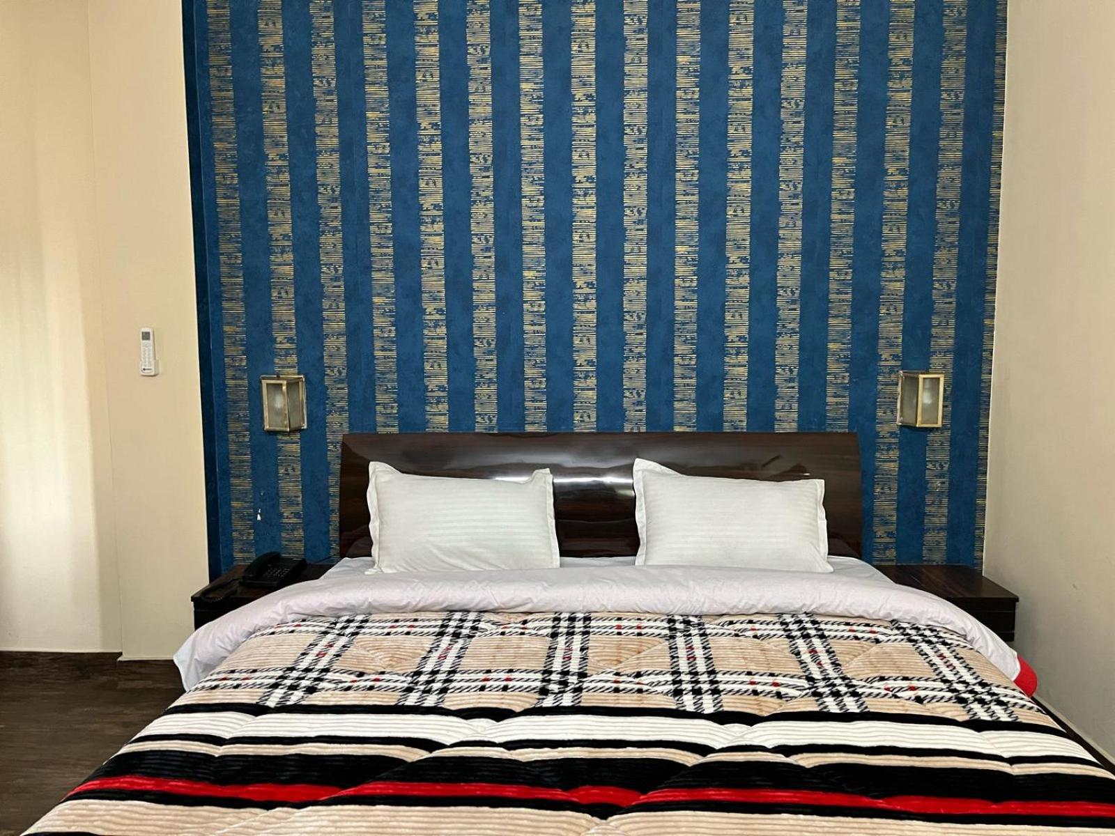Super Deluxe Room - Photo 2