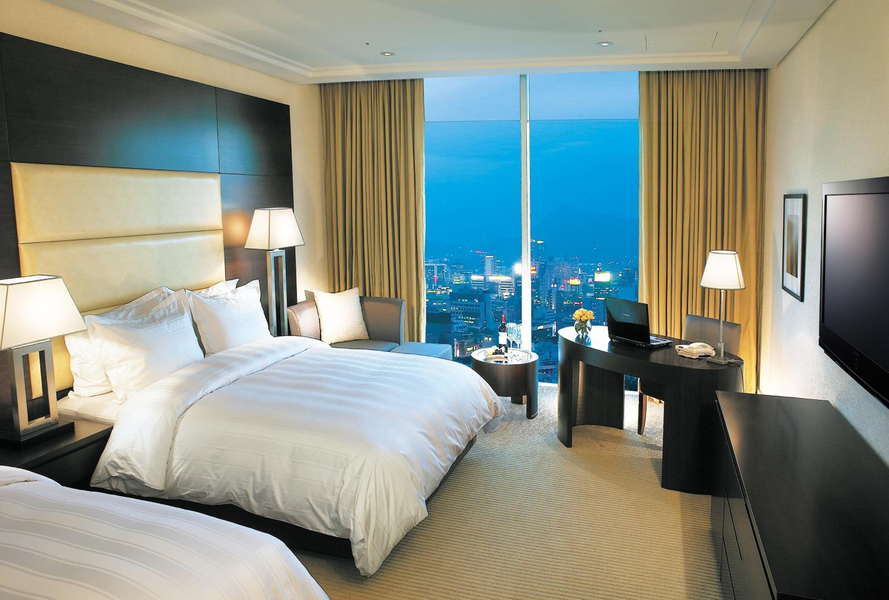 Standard Twin Room - Photo 4
