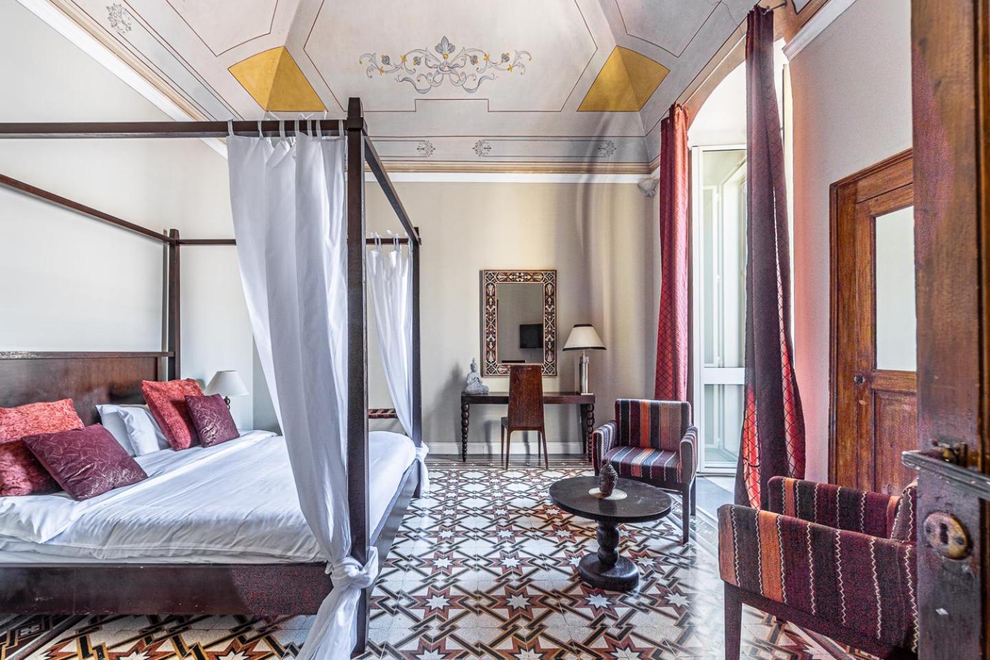 Deluxe Double Room With Balcony photo 1