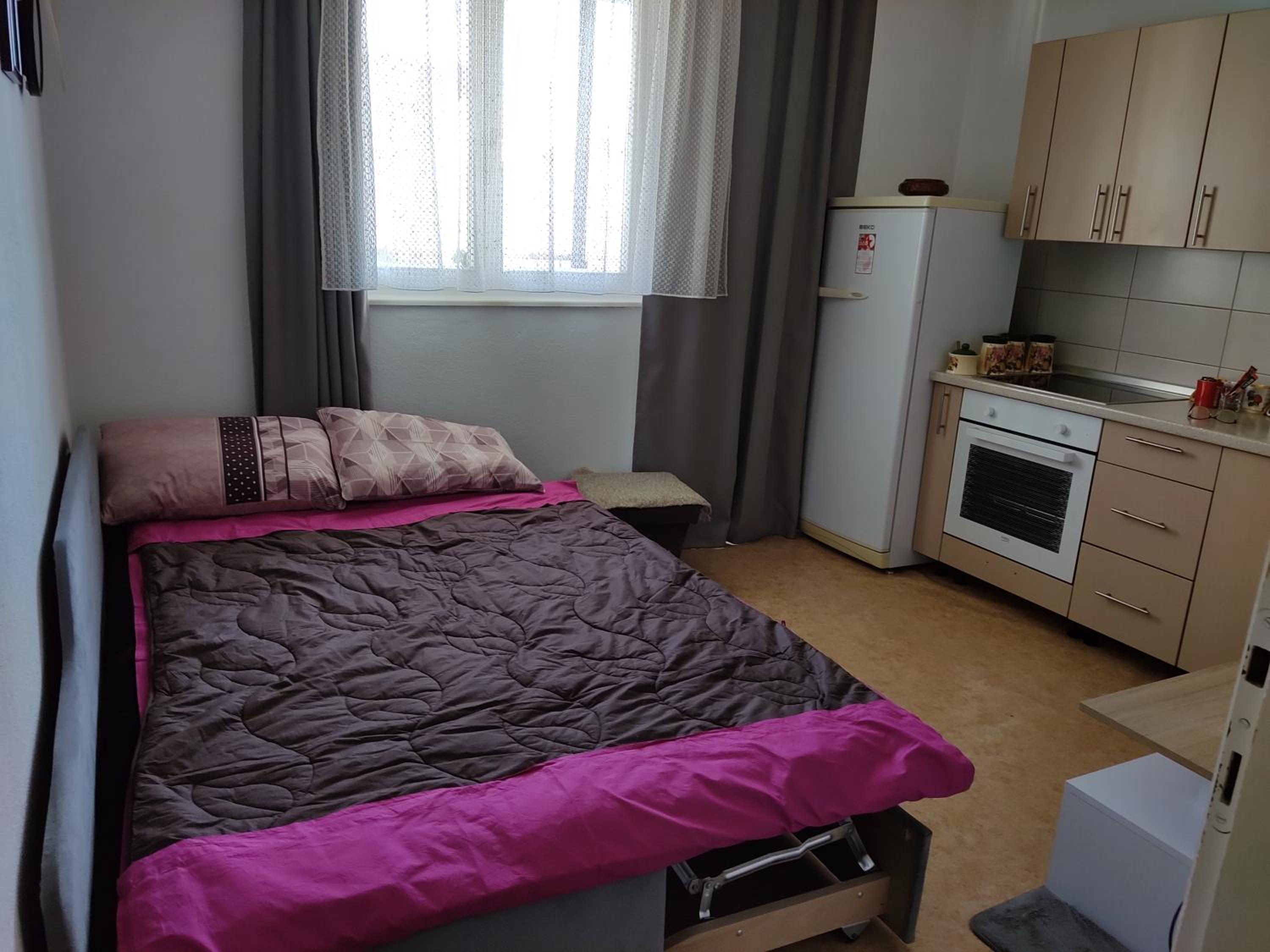 One-Bedroom Apartment photo 1
