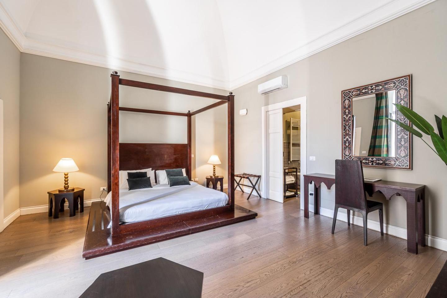 Queen Room With Balcony photo 1