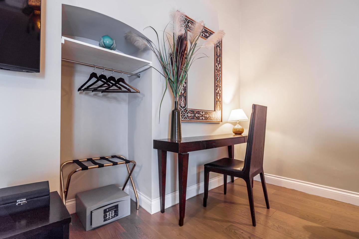 King Room With Balcony