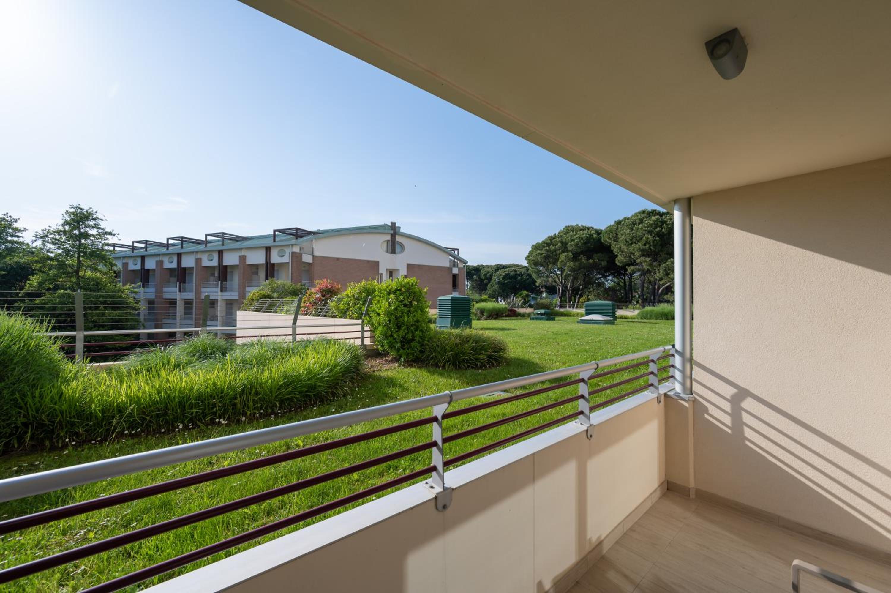 Standard Room with Balcony - Photo 22