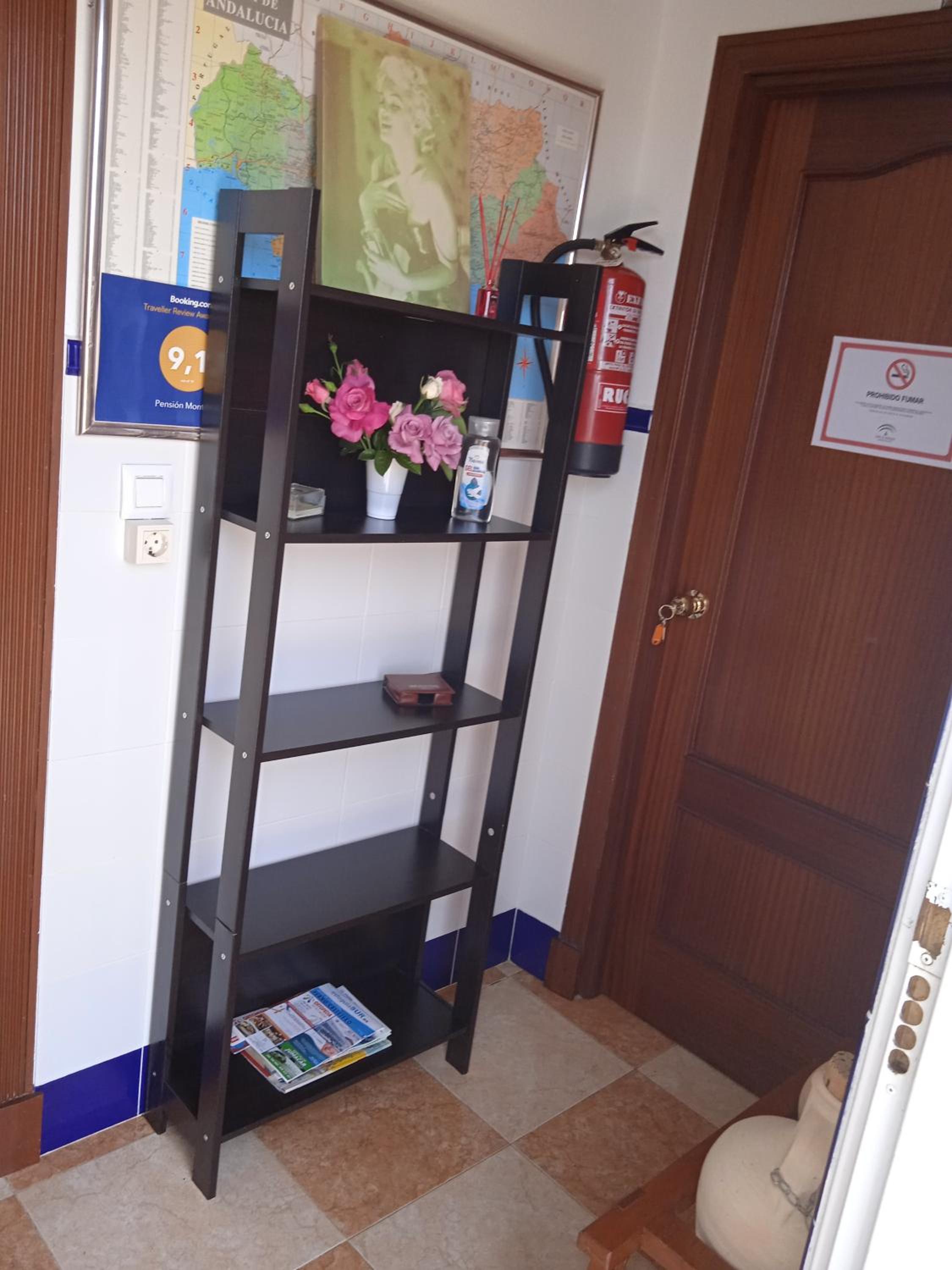 Large Single Room - Photo 3