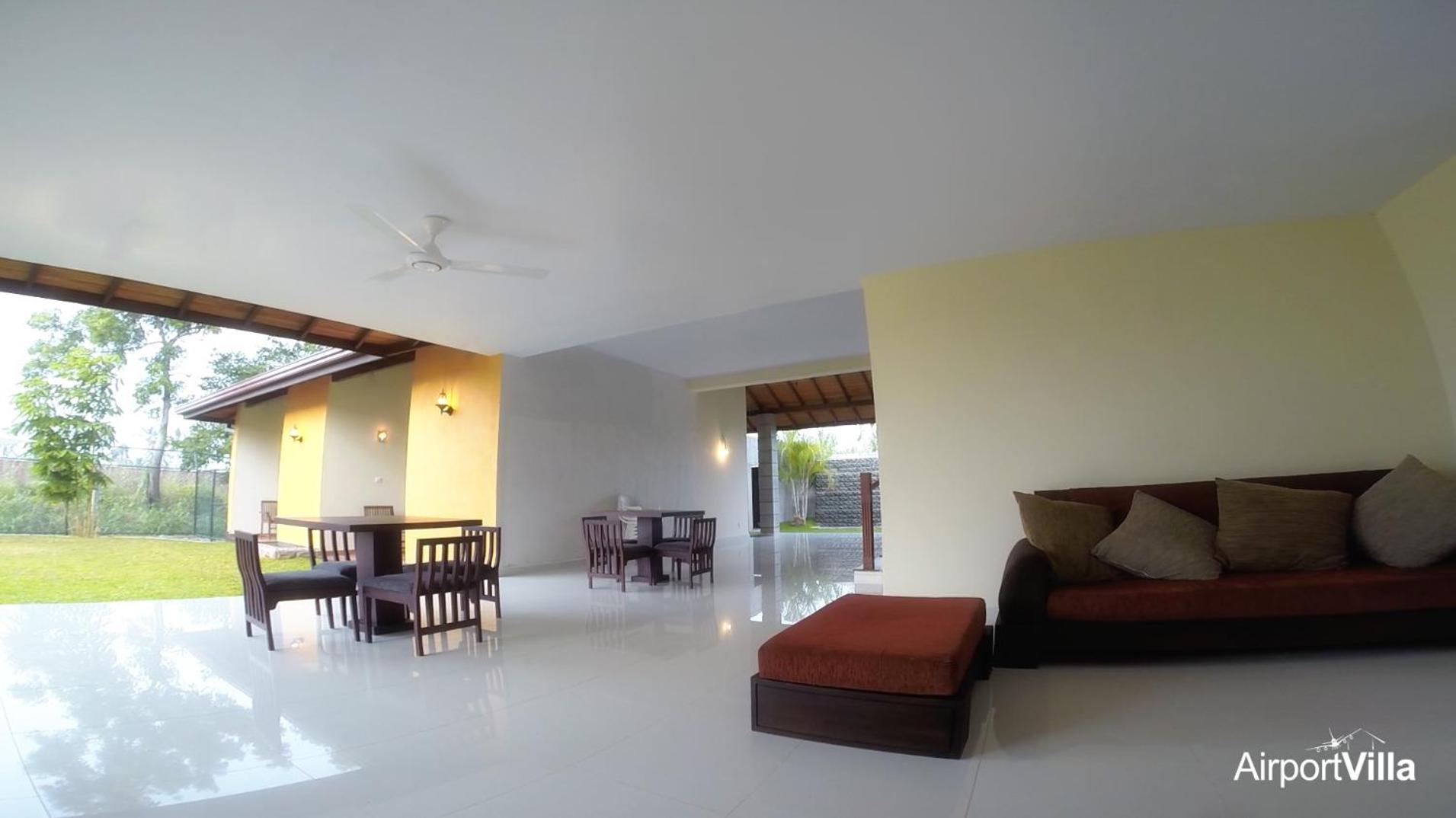 Family Room (5 Adults) photo 2