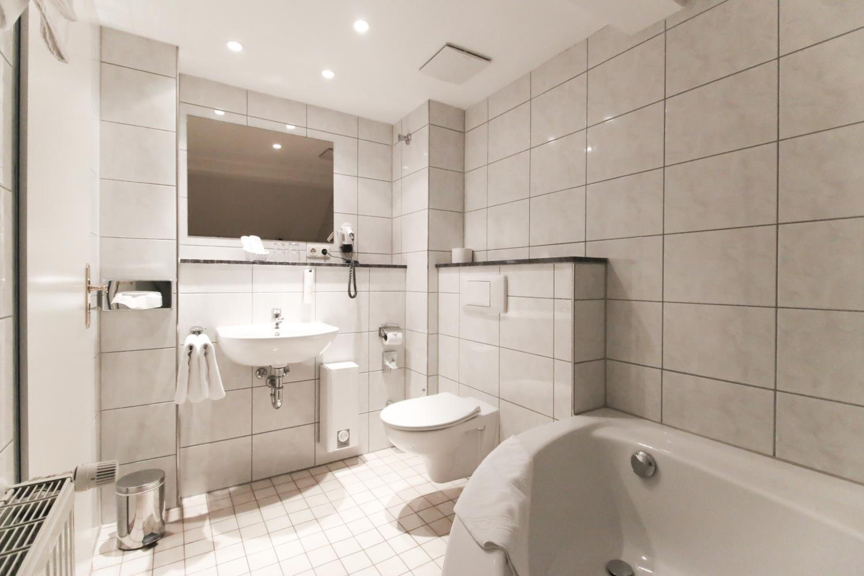 Large Double Room photo 2