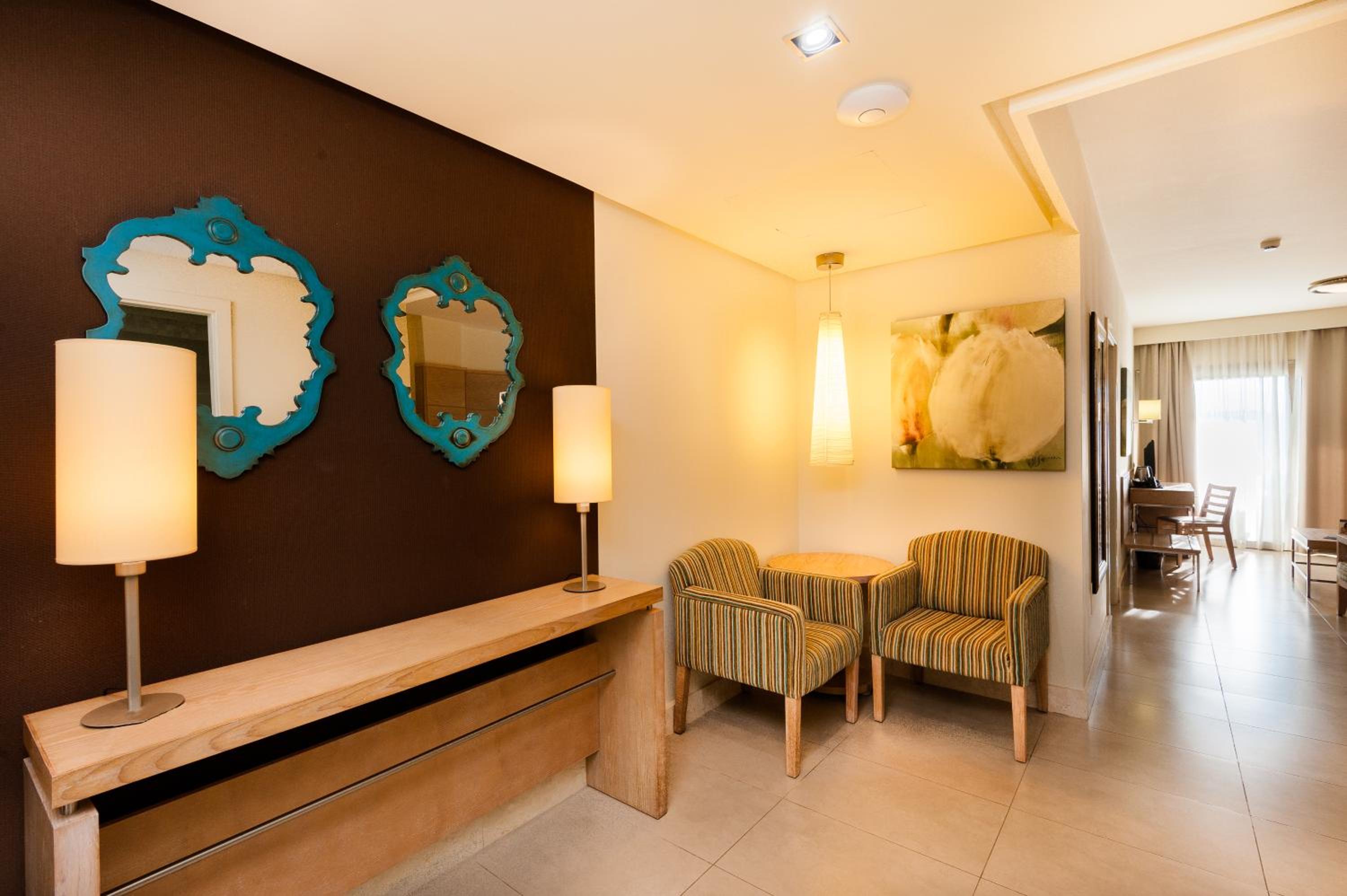 One-Bedroom Suite (2 Adults)