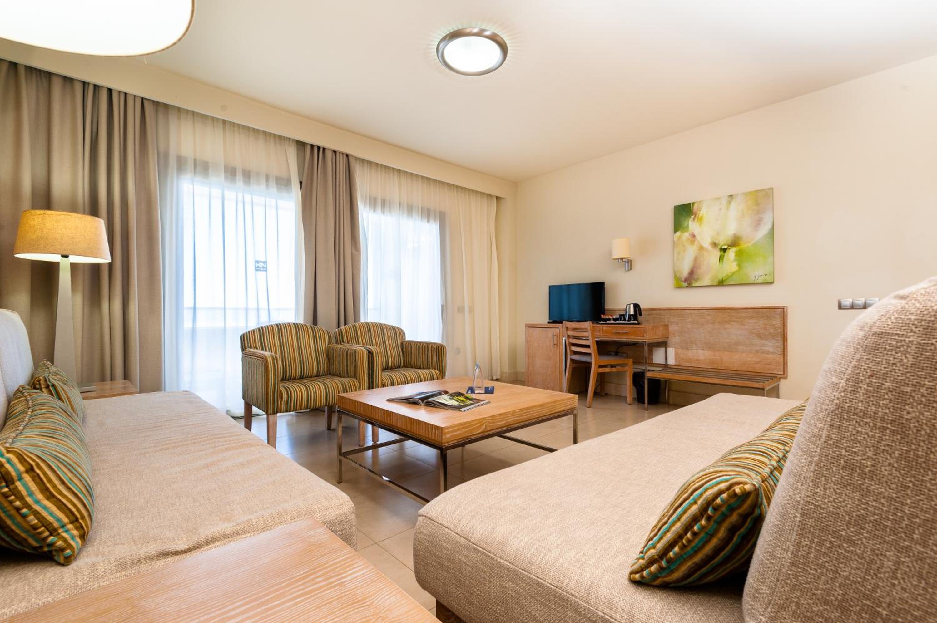 Deluxe Suite With Sea View