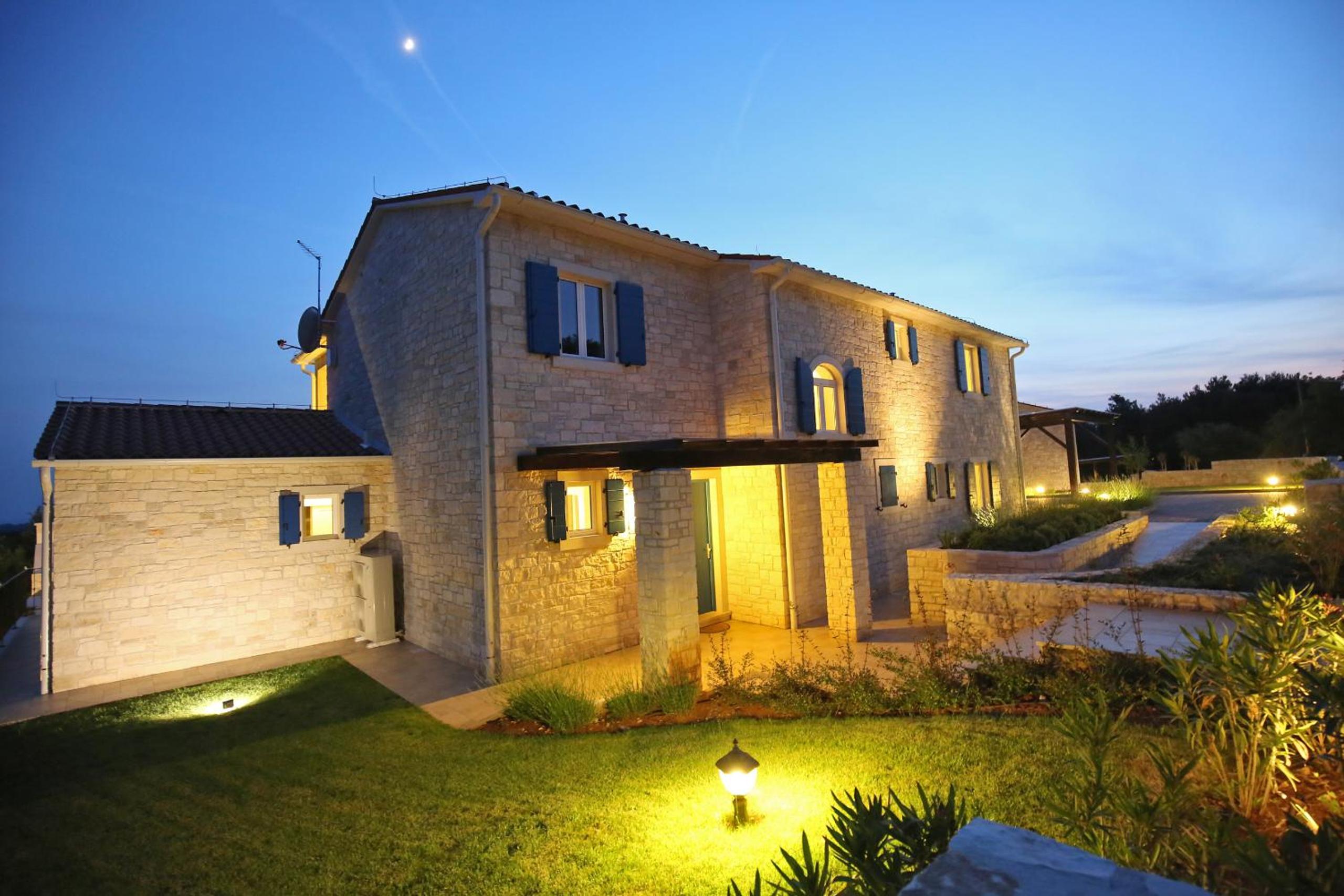 Villa photo 3