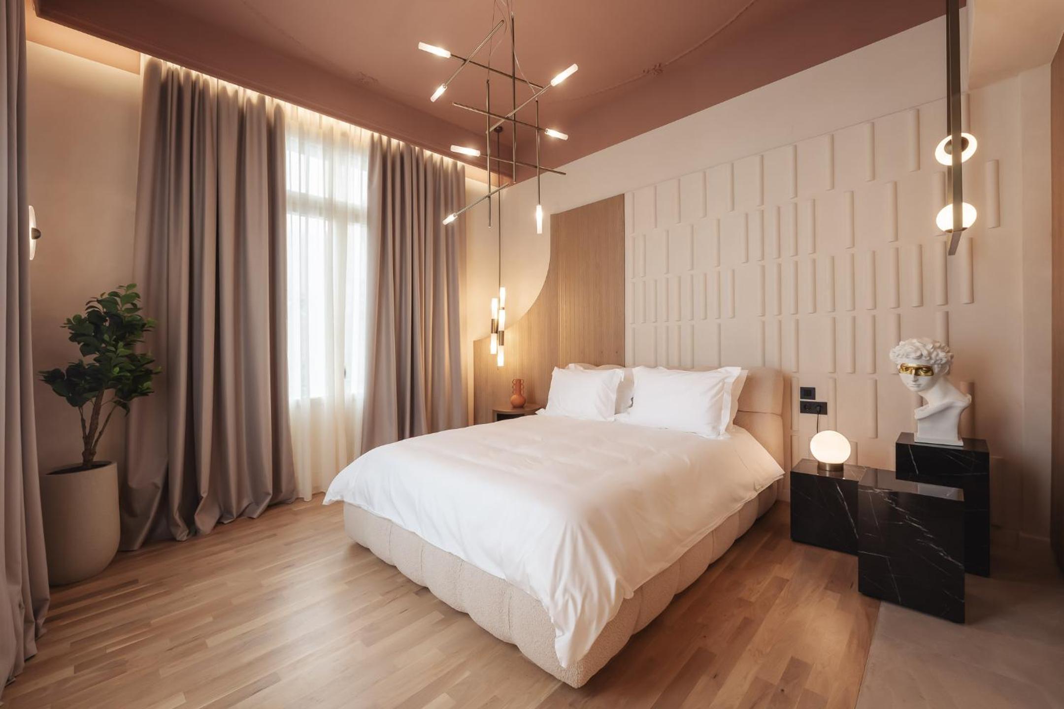 Principal Suite photo 3