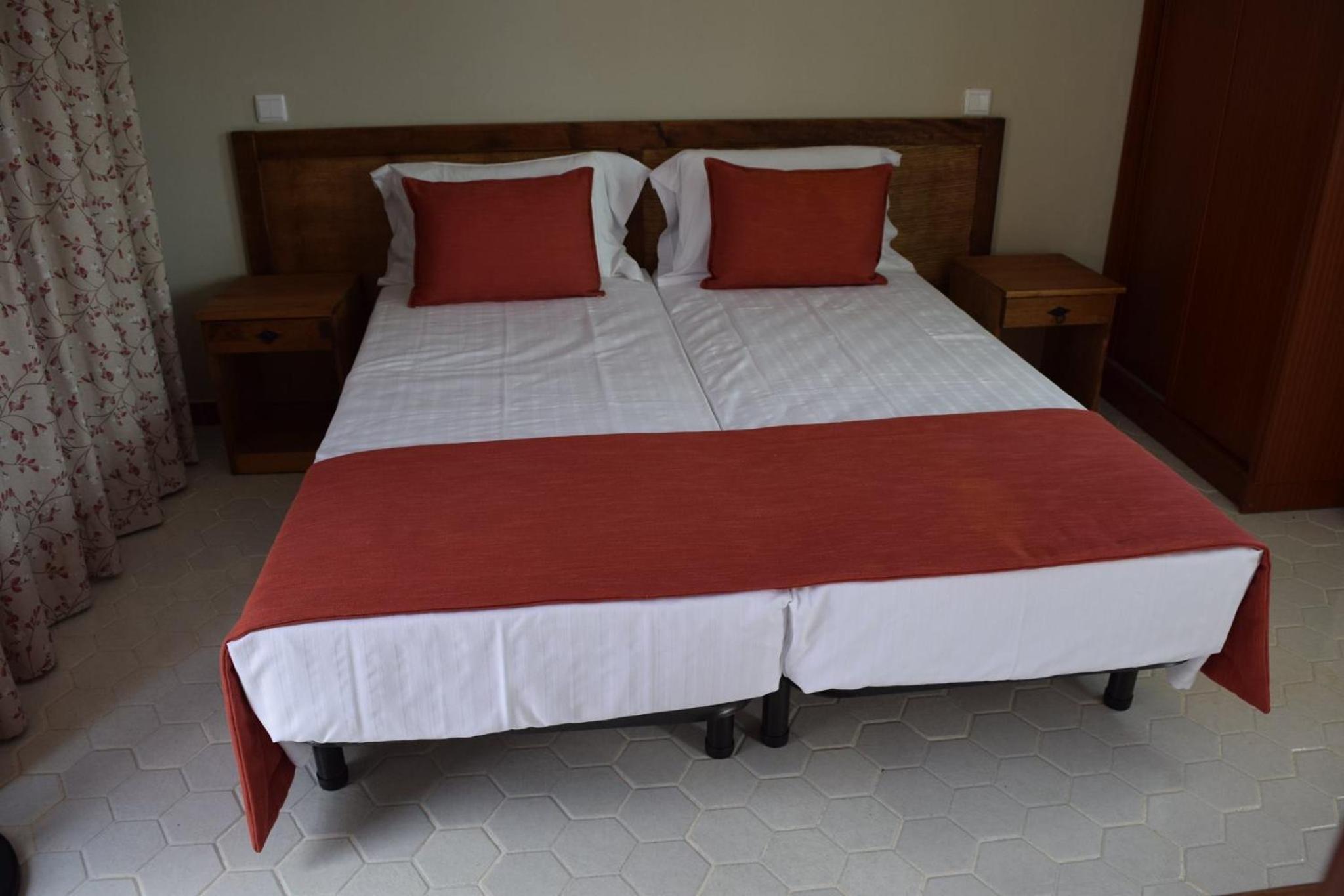Double or Twin Room - Photo 15