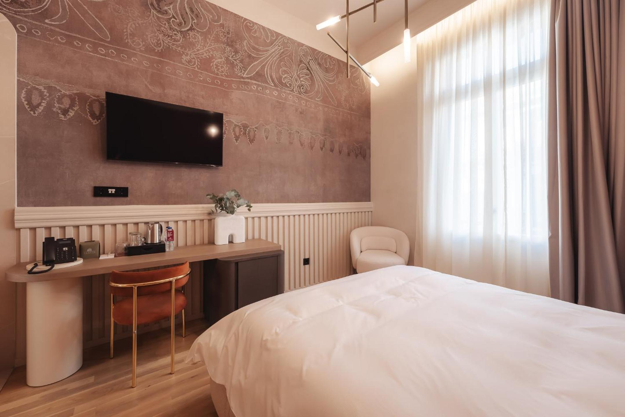 Sophisticated Room photo 3