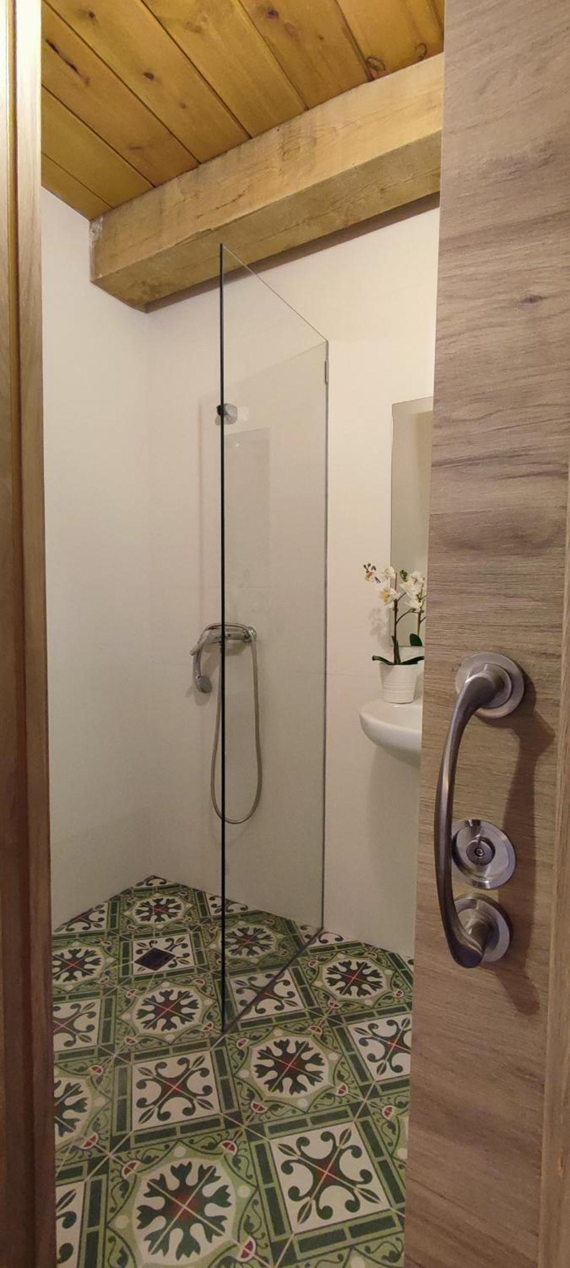 Twin Room with Bathroom photo 3