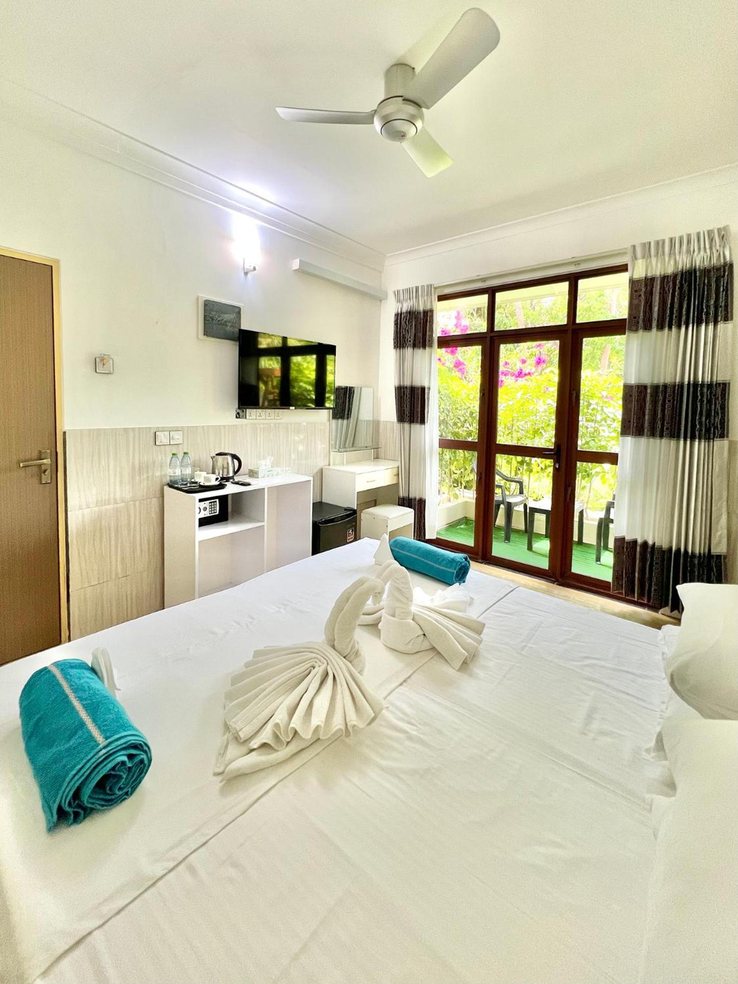 Triple Room with Balcony