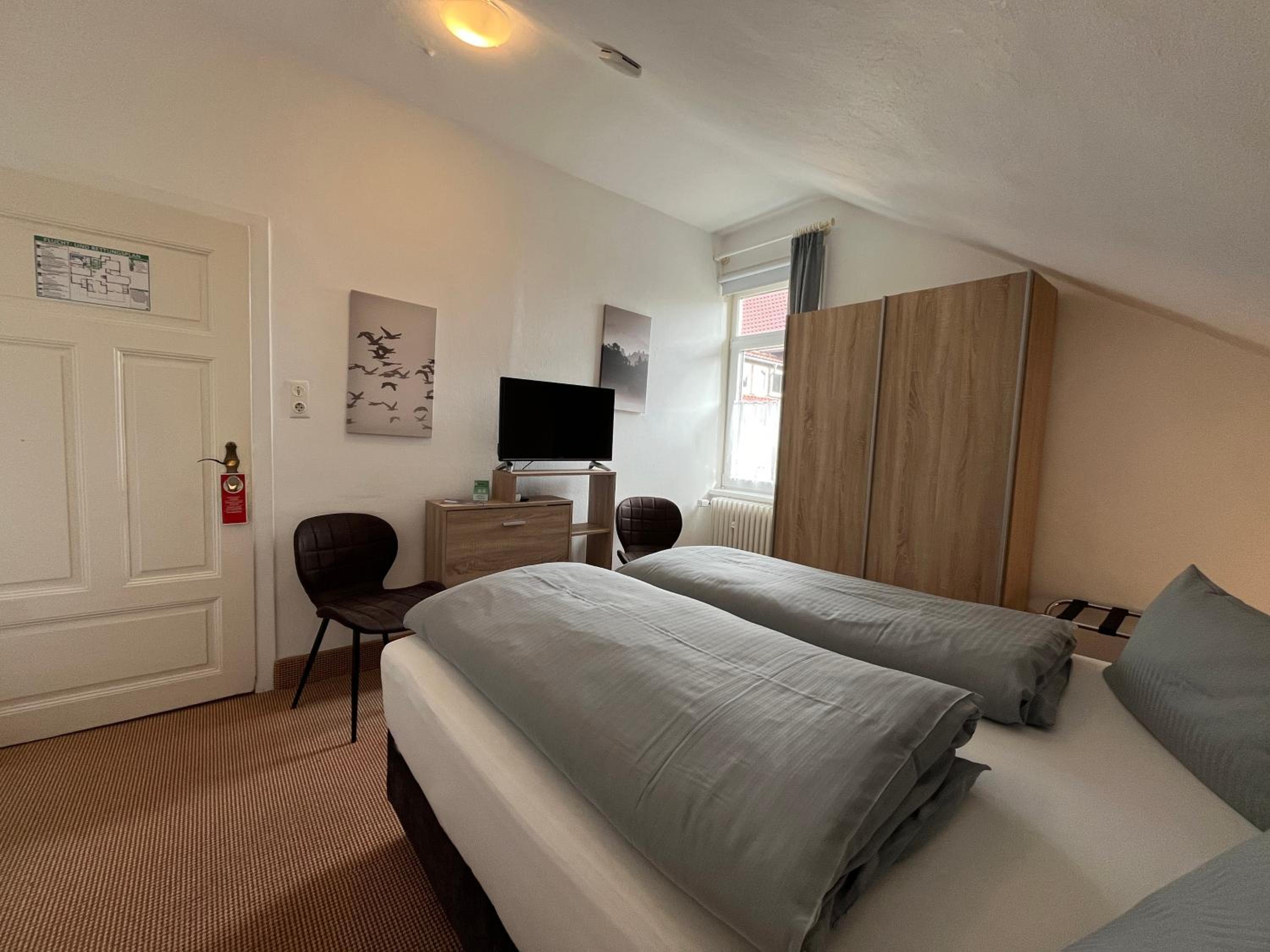 Economy Double Room photo 2