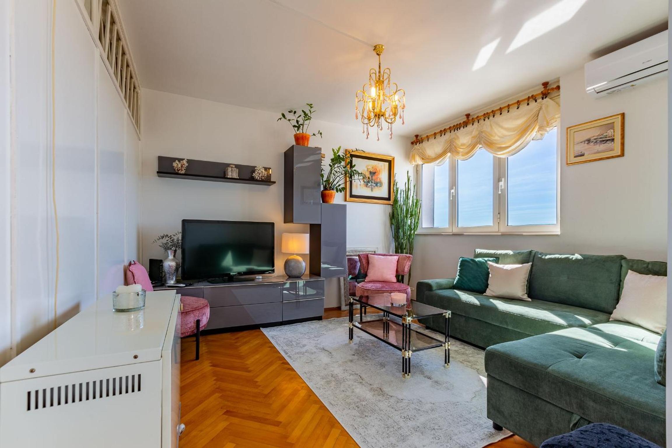 Two bedroom apartment with Balcony - Photo 14